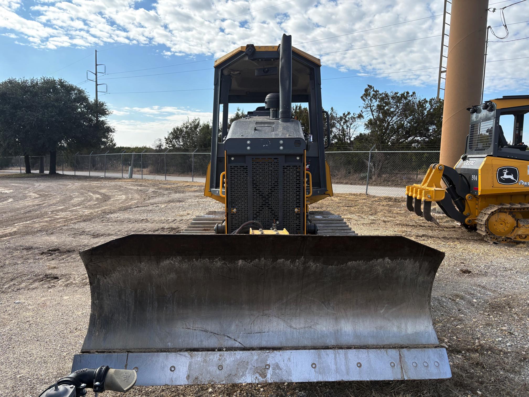 2023 DEERE 450 P-Tier - view 5 of 47
