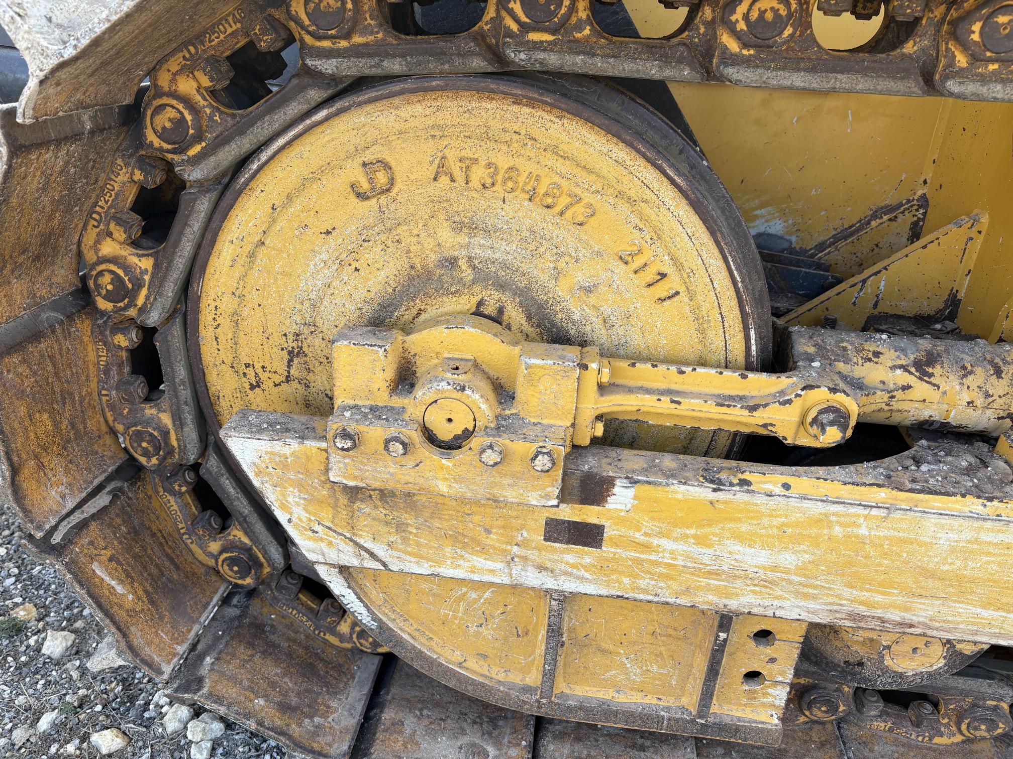 2023 DEERE 450 P-Tier - Image 12