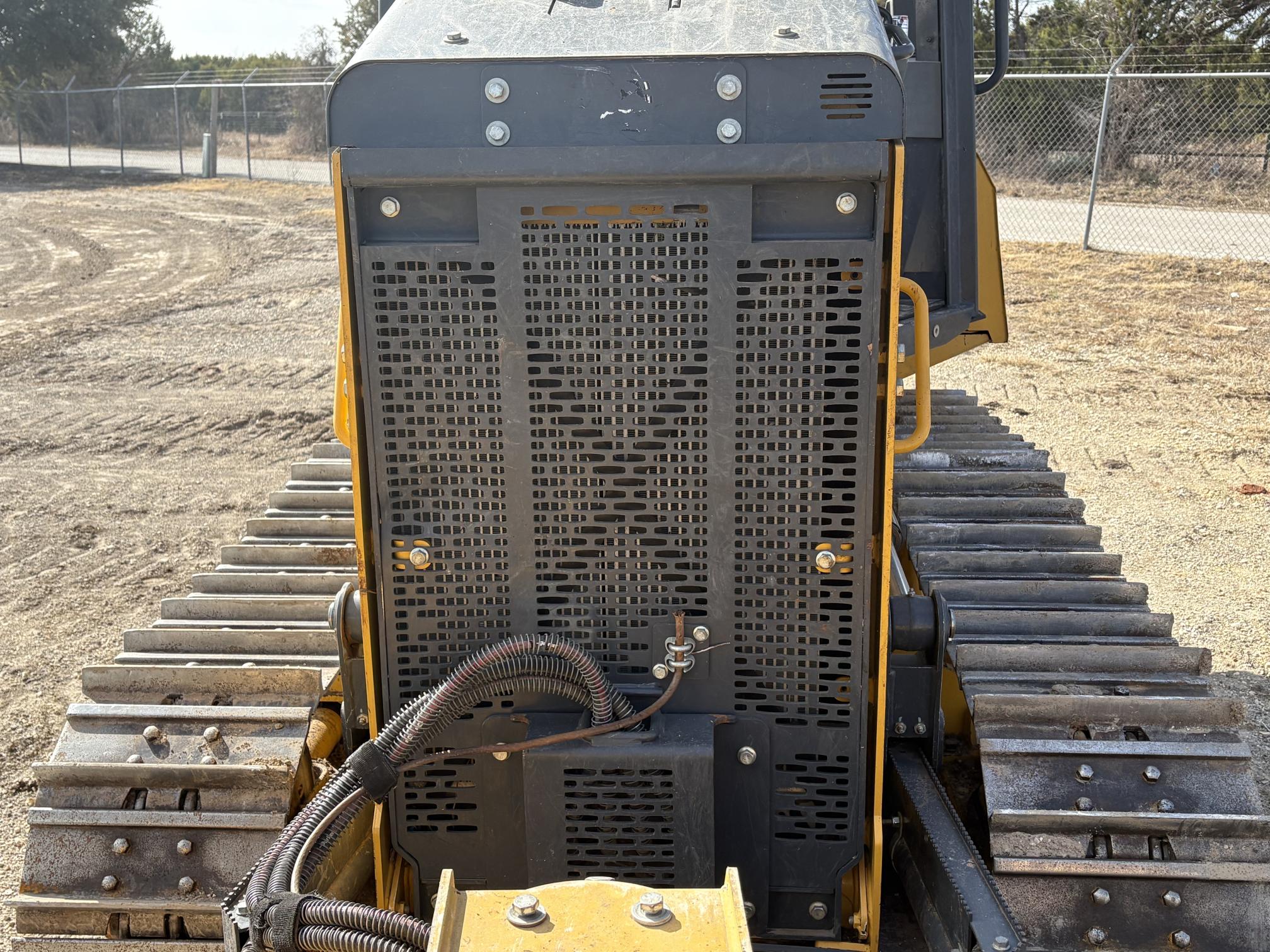 2023 DEERE 450 P-Tier - view 18 of 47