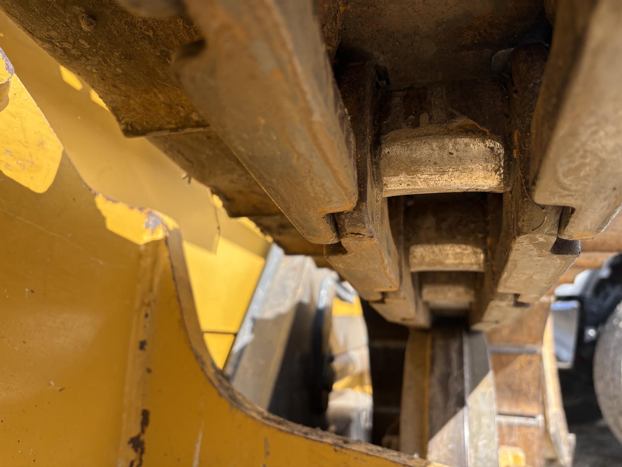 2023 DEERE 450 P-Tier - Image 25