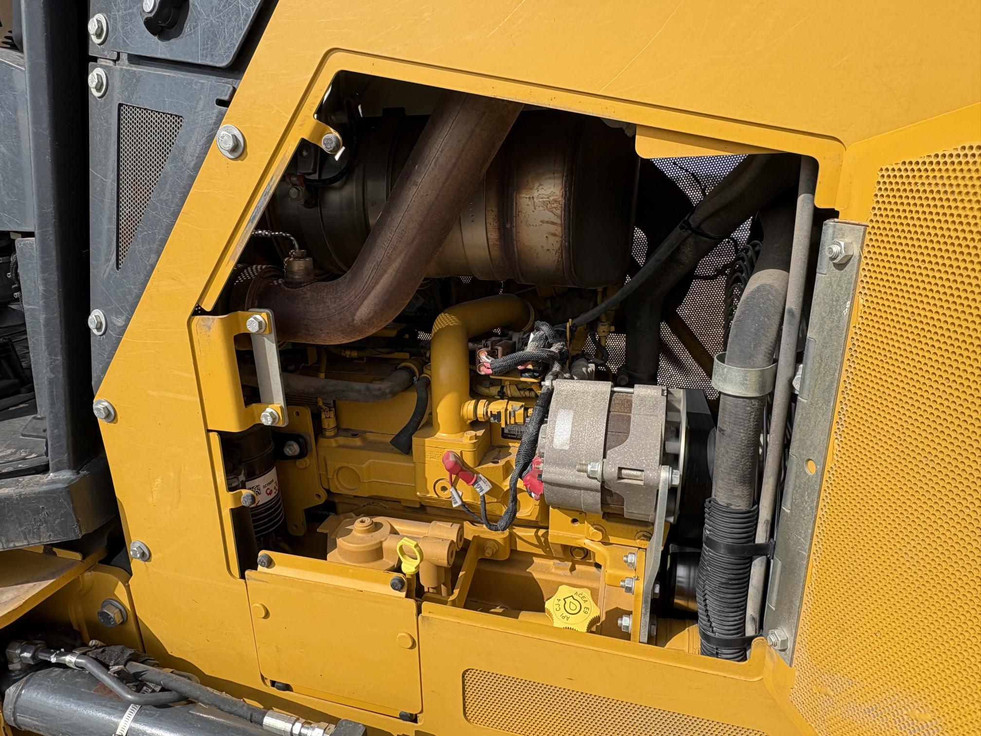 2023 DEERE 450 P-Tier - Image 29