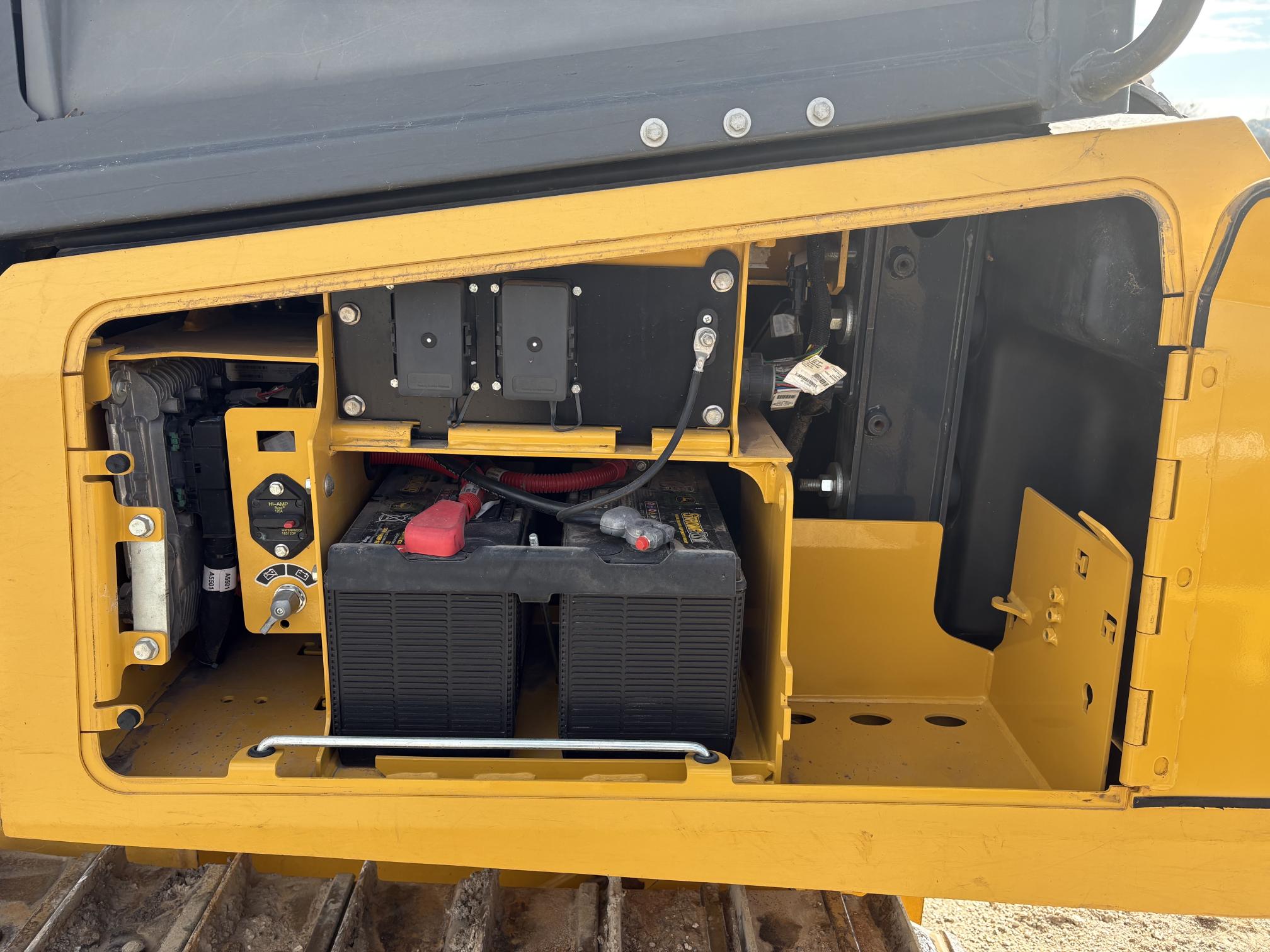 2023 DEERE 450 P-Tier - Image 32