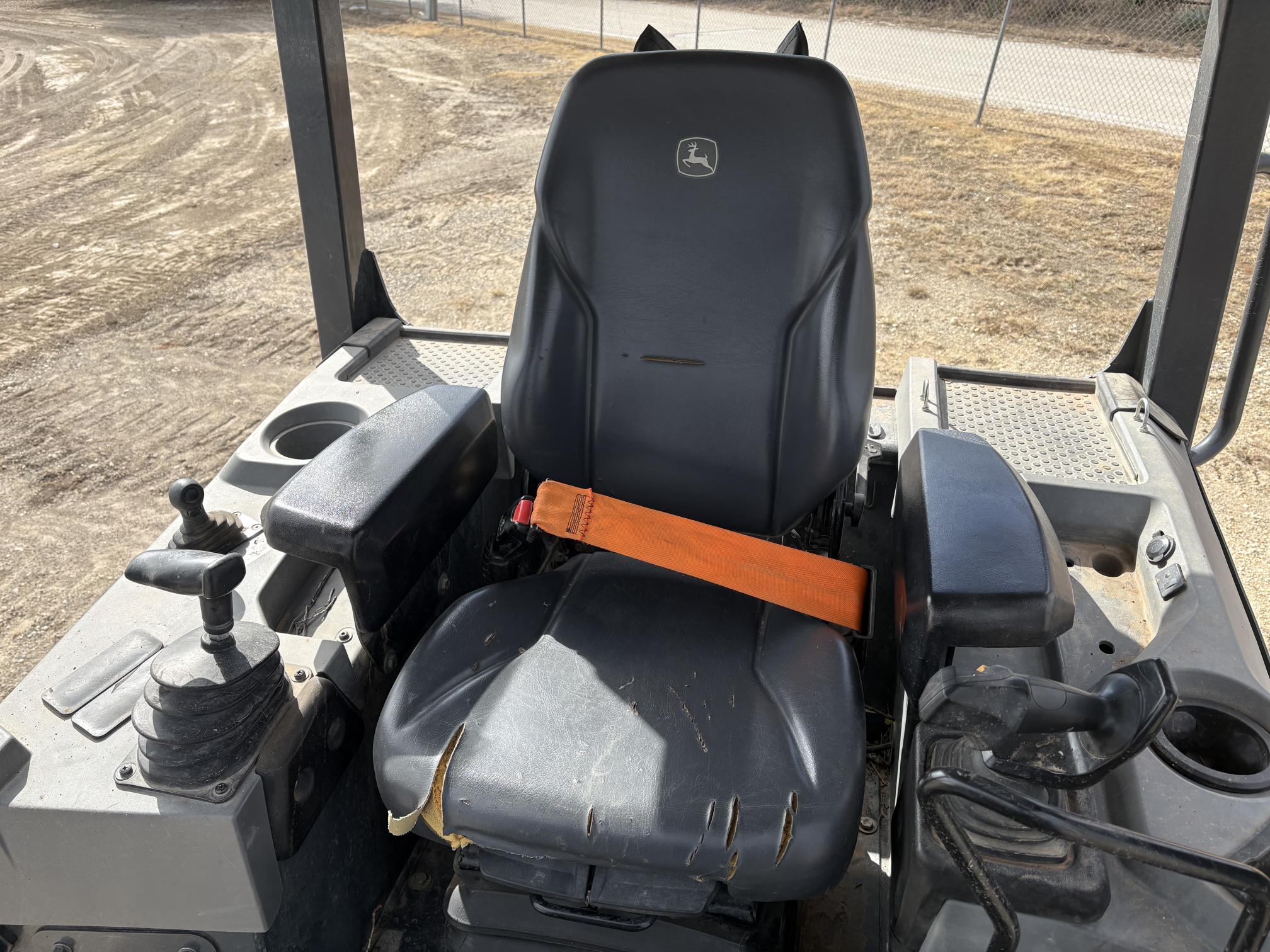 2023 DEERE 450 P-Tier - Image 47