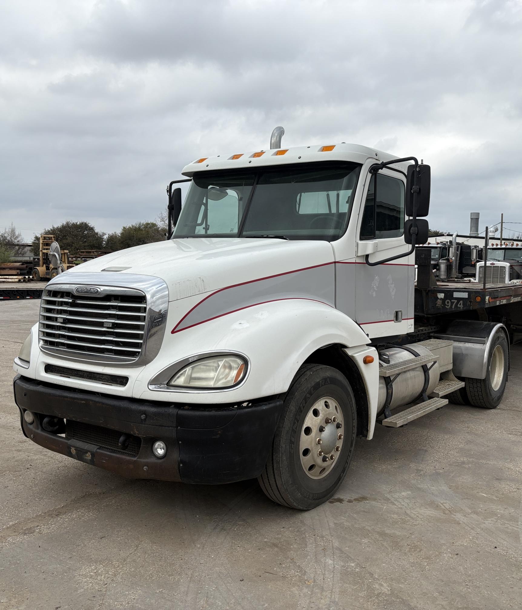 2005 FREIGHTLINER COLUMBIA