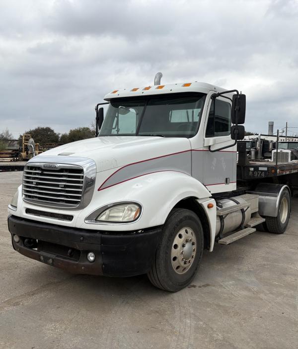 2005 FREIGHTLINER COLUMBIA