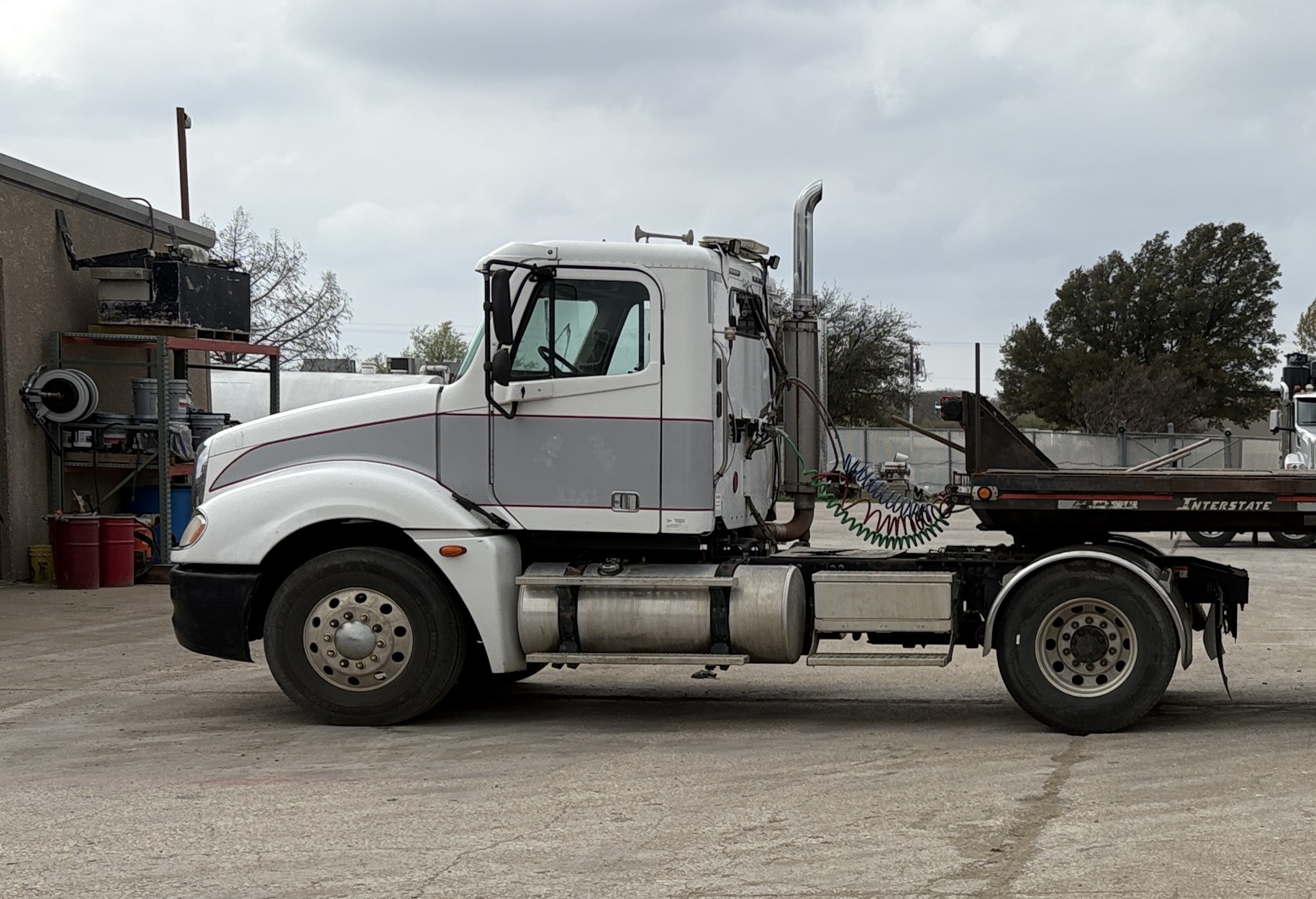 2005 FREIGHTLINER COLUMBIA - view 5 of 49