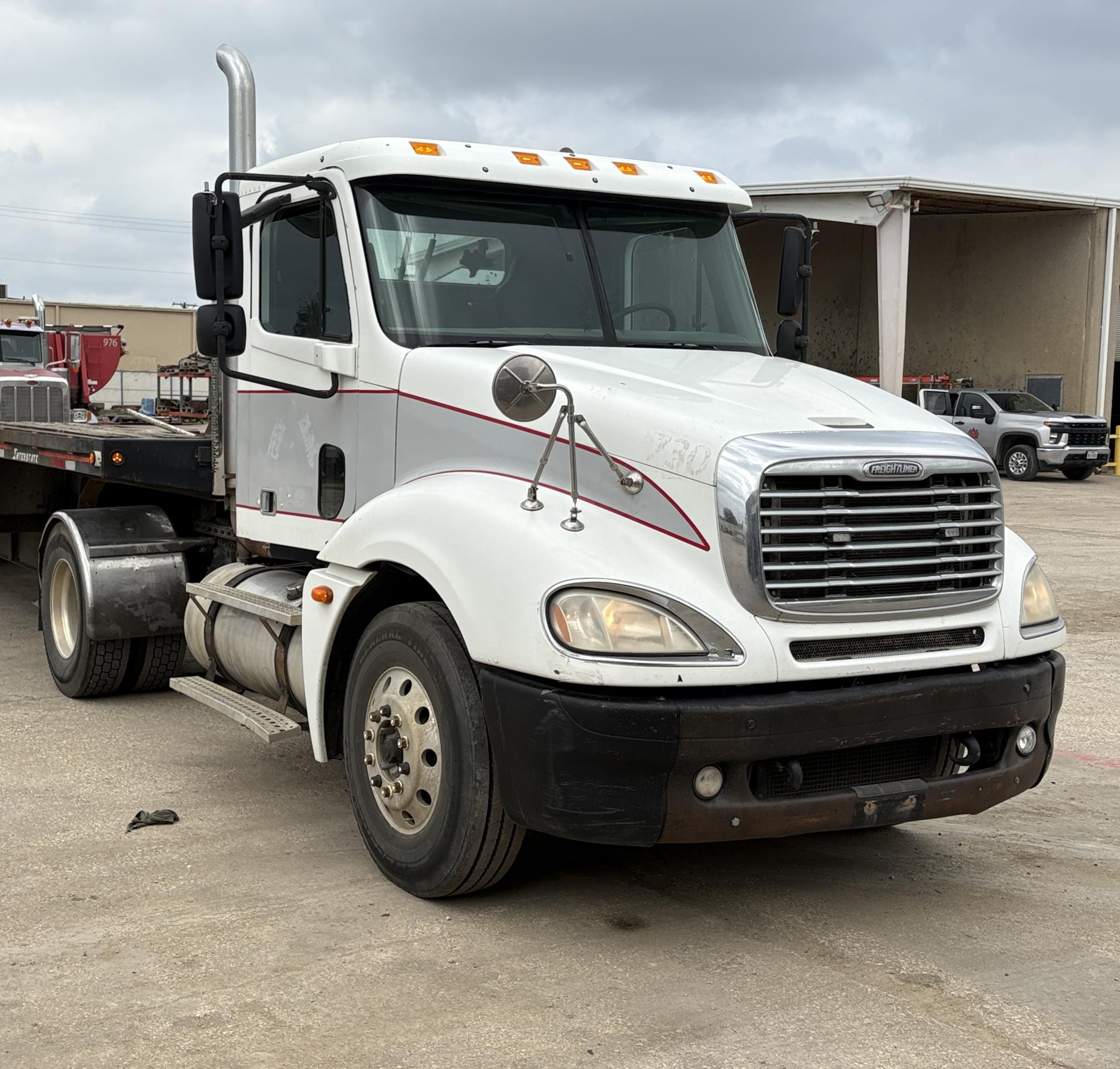 2005 FREIGHTLINER COLUMBIA - Image 3