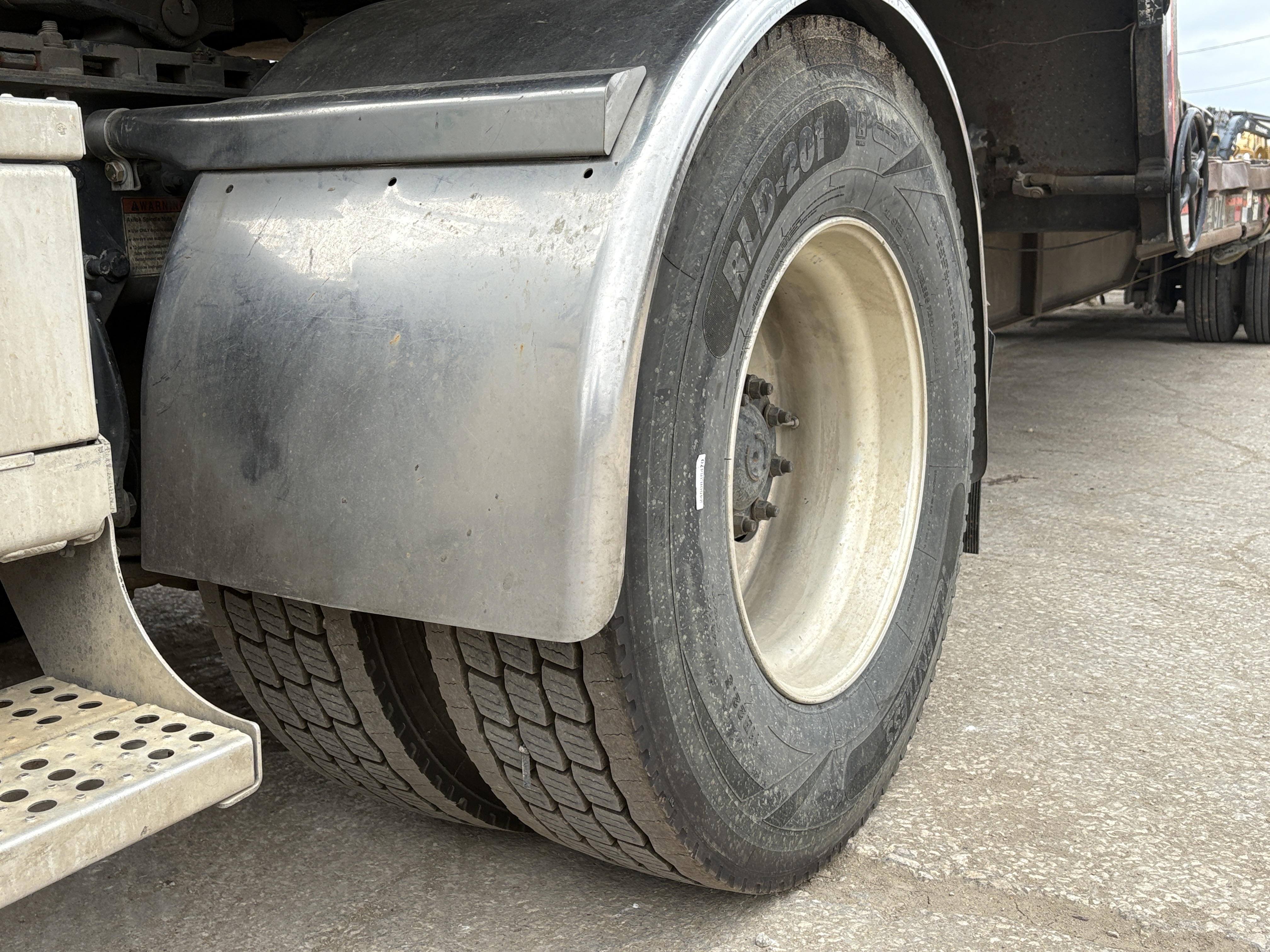 2005 FREIGHTLINER COLUMBIA - view 10 of 49