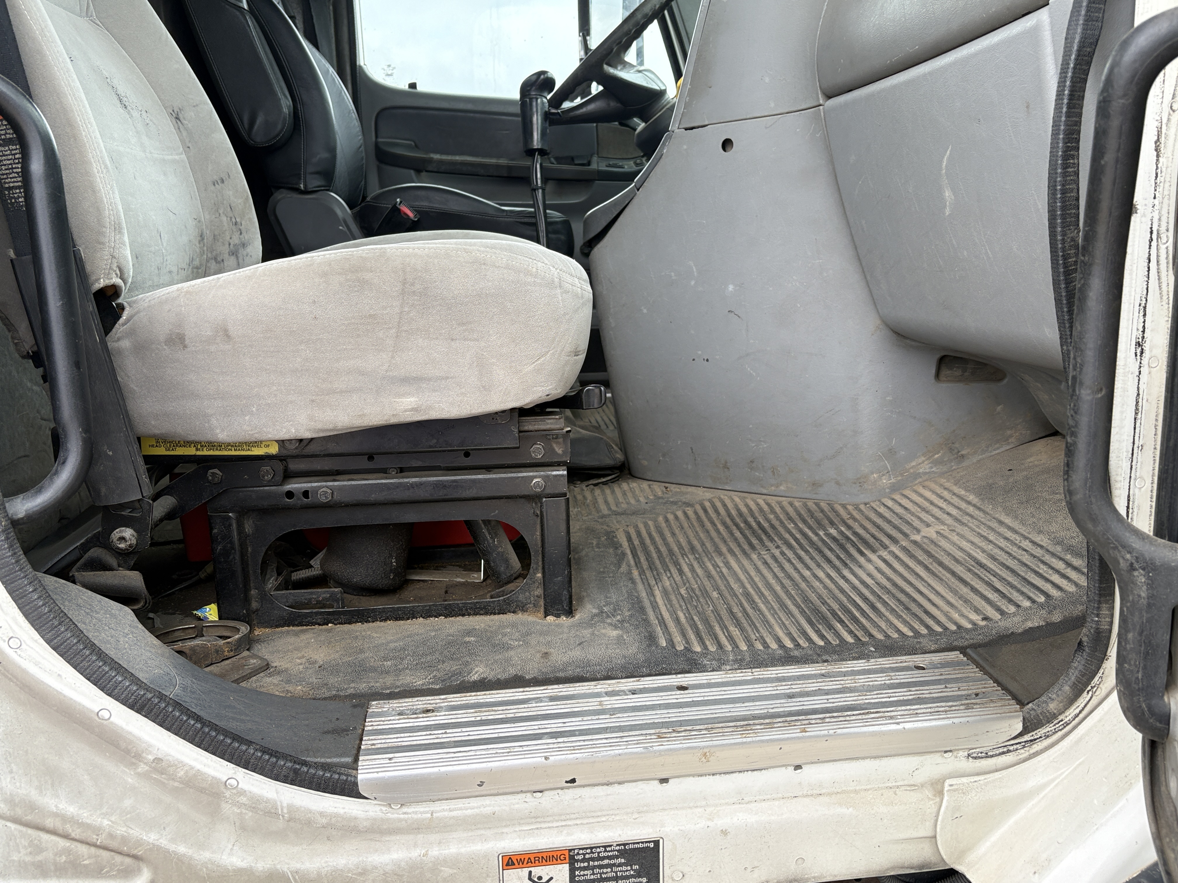 2005 FREIGHTLINER COLUMBIA - Image 40