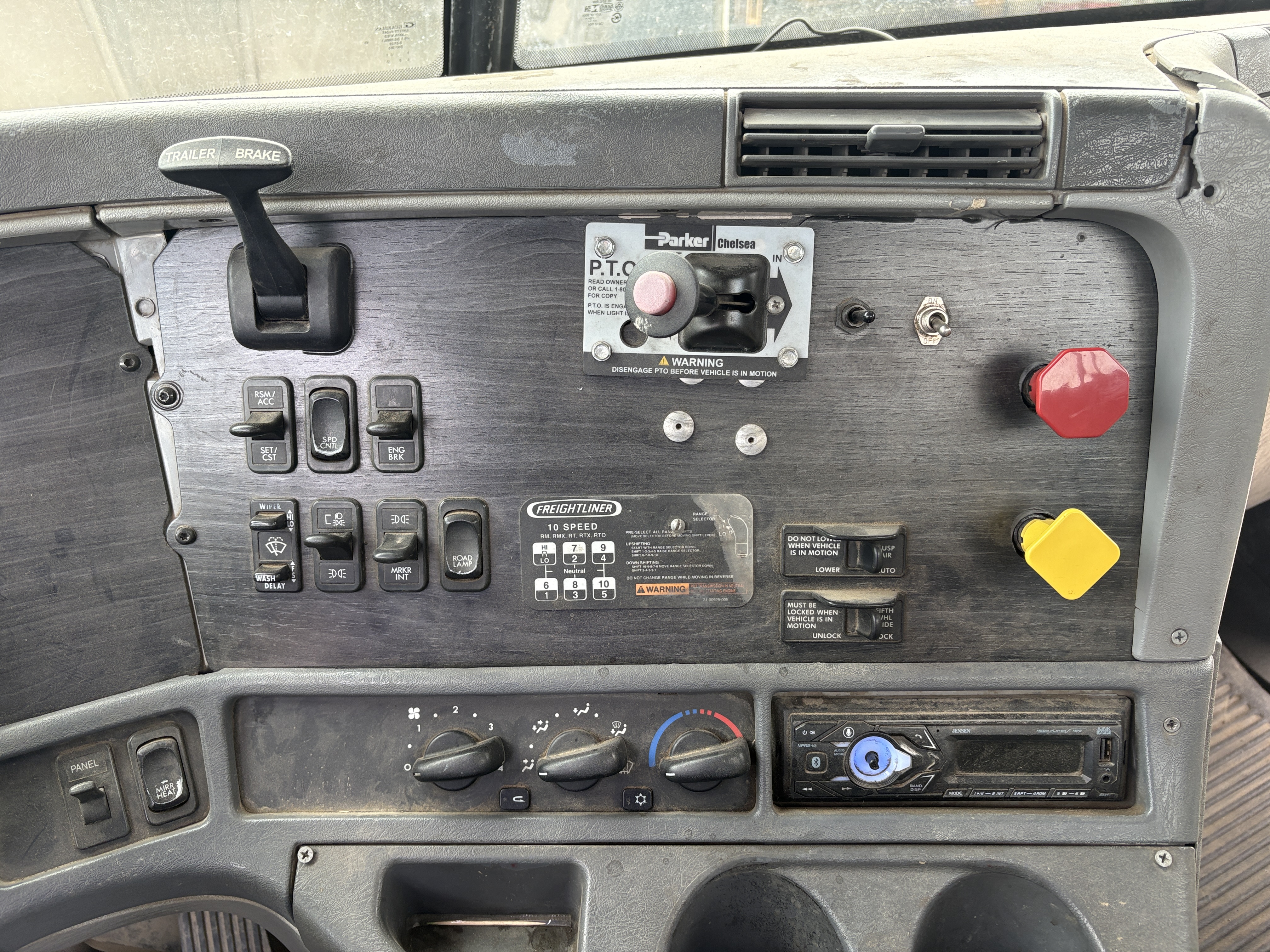 2005 FREIGHTLINER COLUMBIA - Image 43