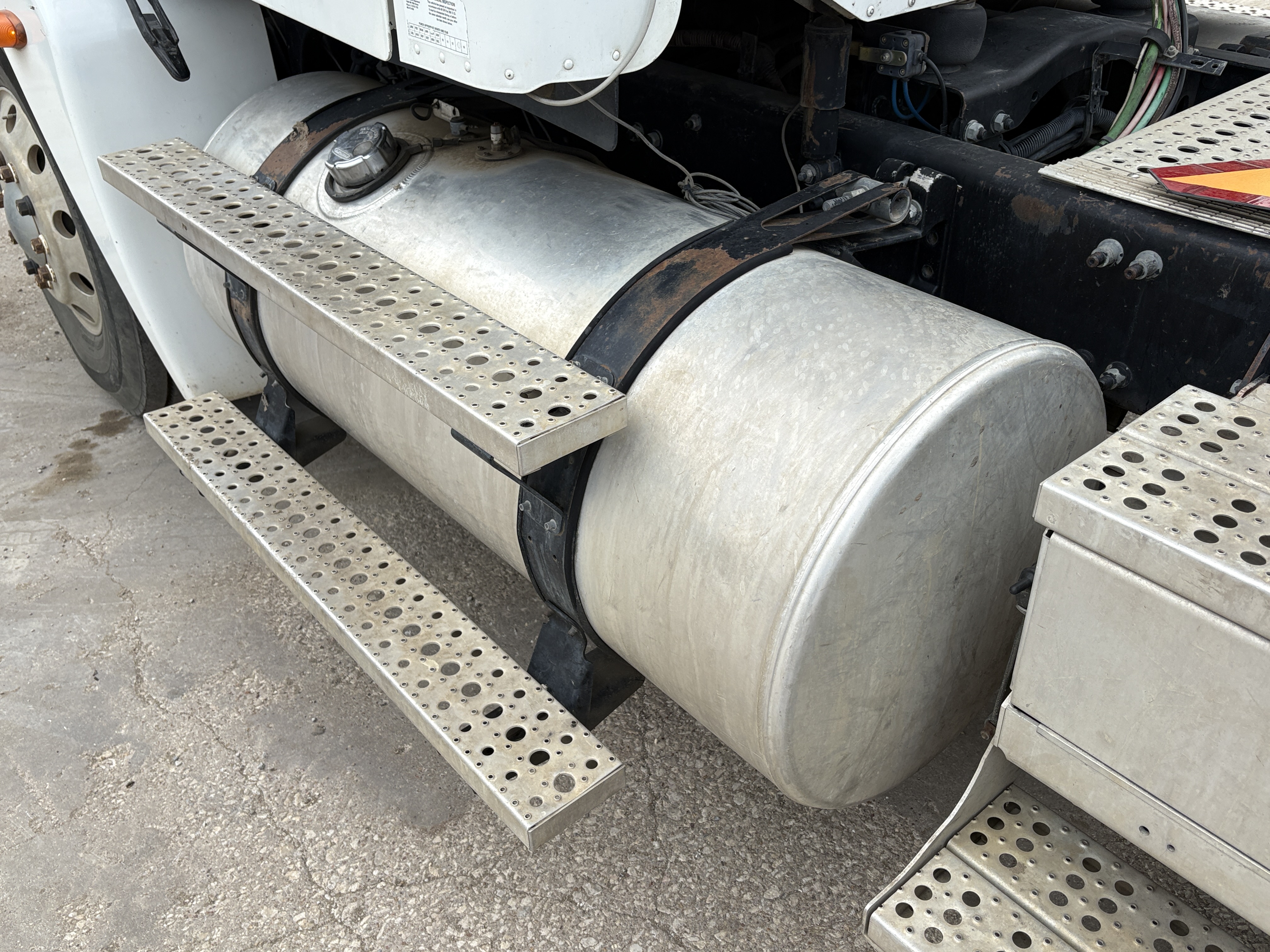 2005 FREIGHTLINER COLUMBIA - view 14 of 49