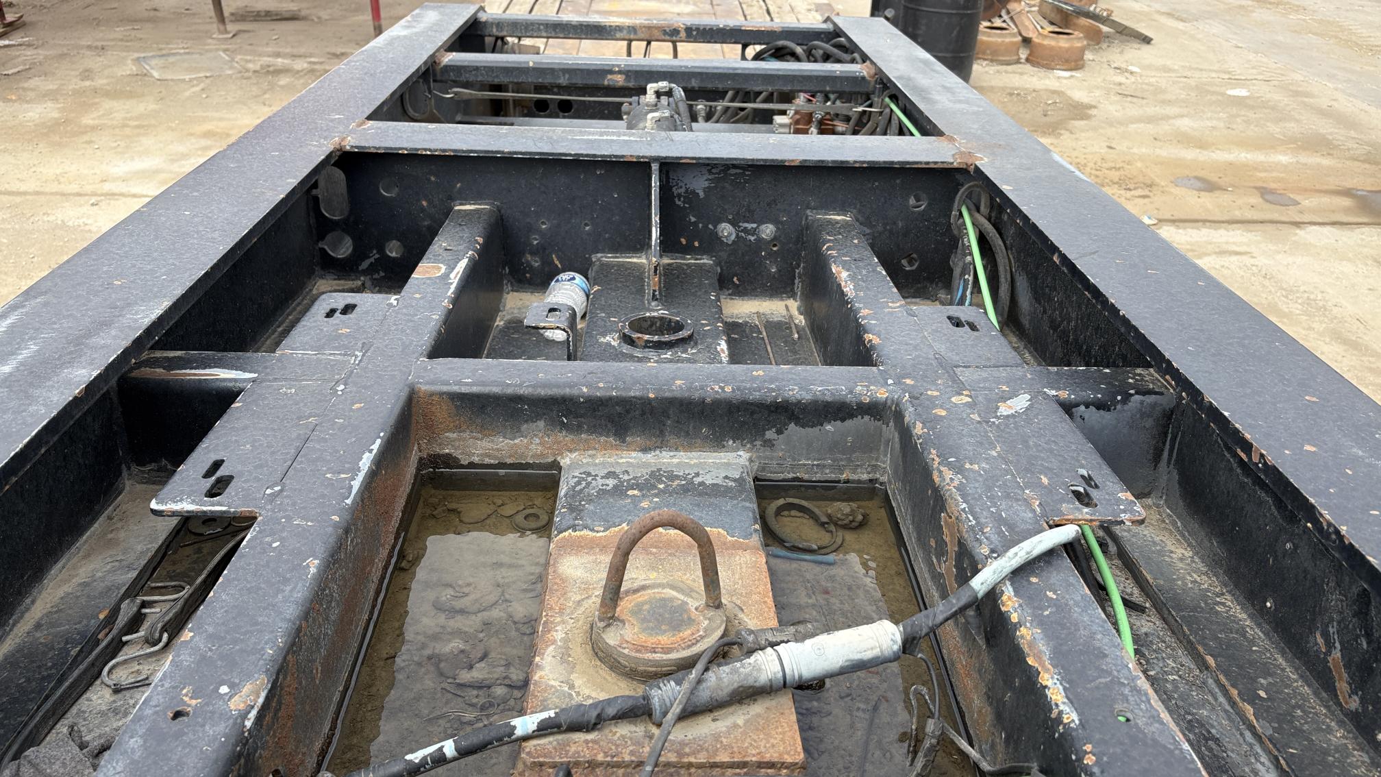 2012 XL SPECIALIZED TRAILERS XL110HDG - view 11 of 42