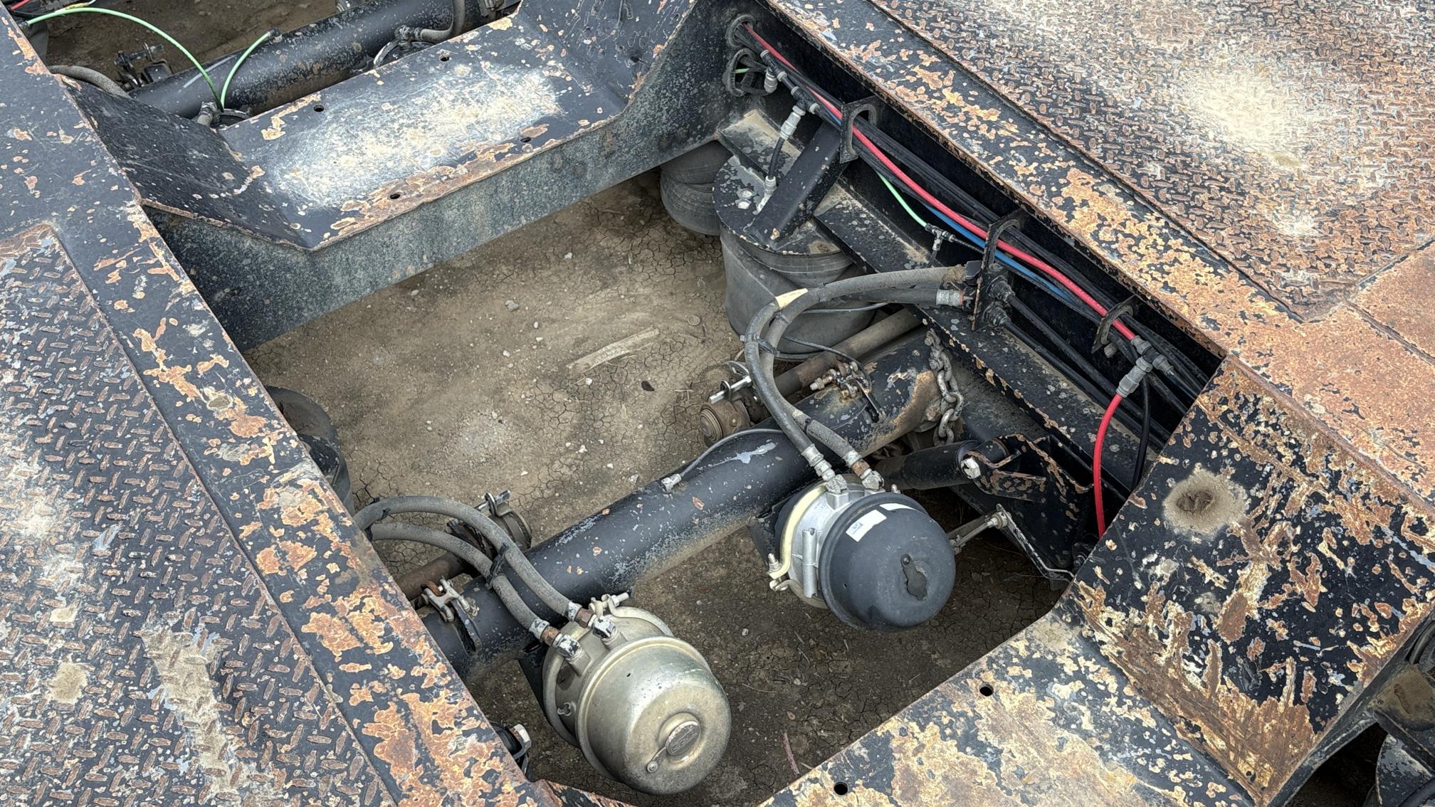 2012 XL SPECIALIZED TRAILERS XL110HDG - Image 32