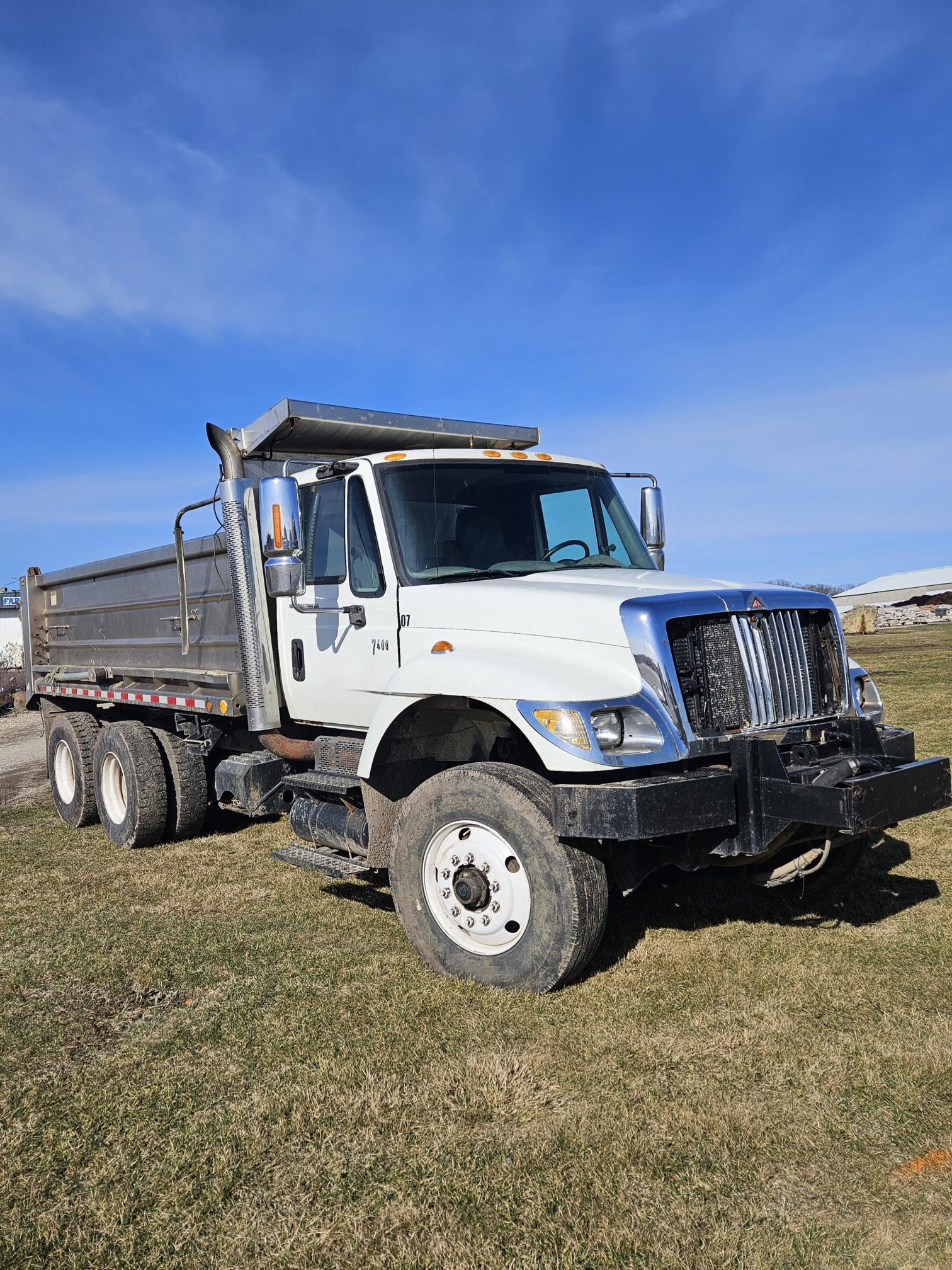 2007 INTERNATIONAL 7400 - view 2 of 32