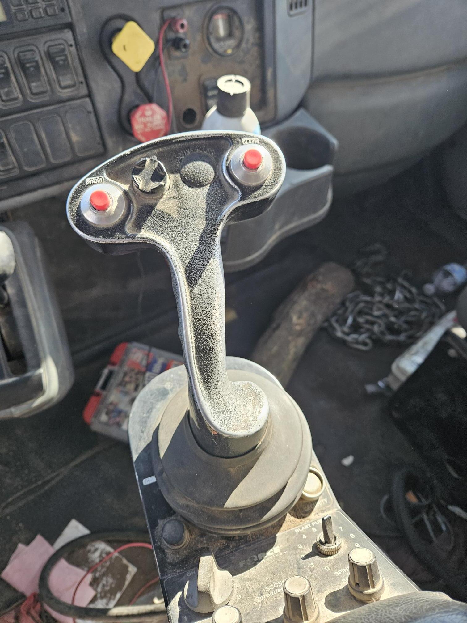 2007 INTERNATIONAL 7400 - Image 30