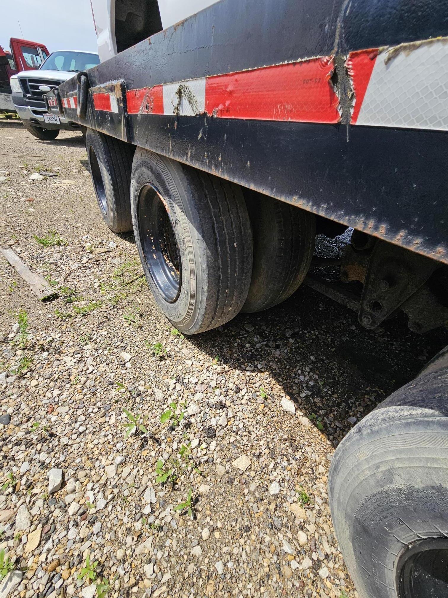 1997 INTERSTATE 46 TDL - Image 12