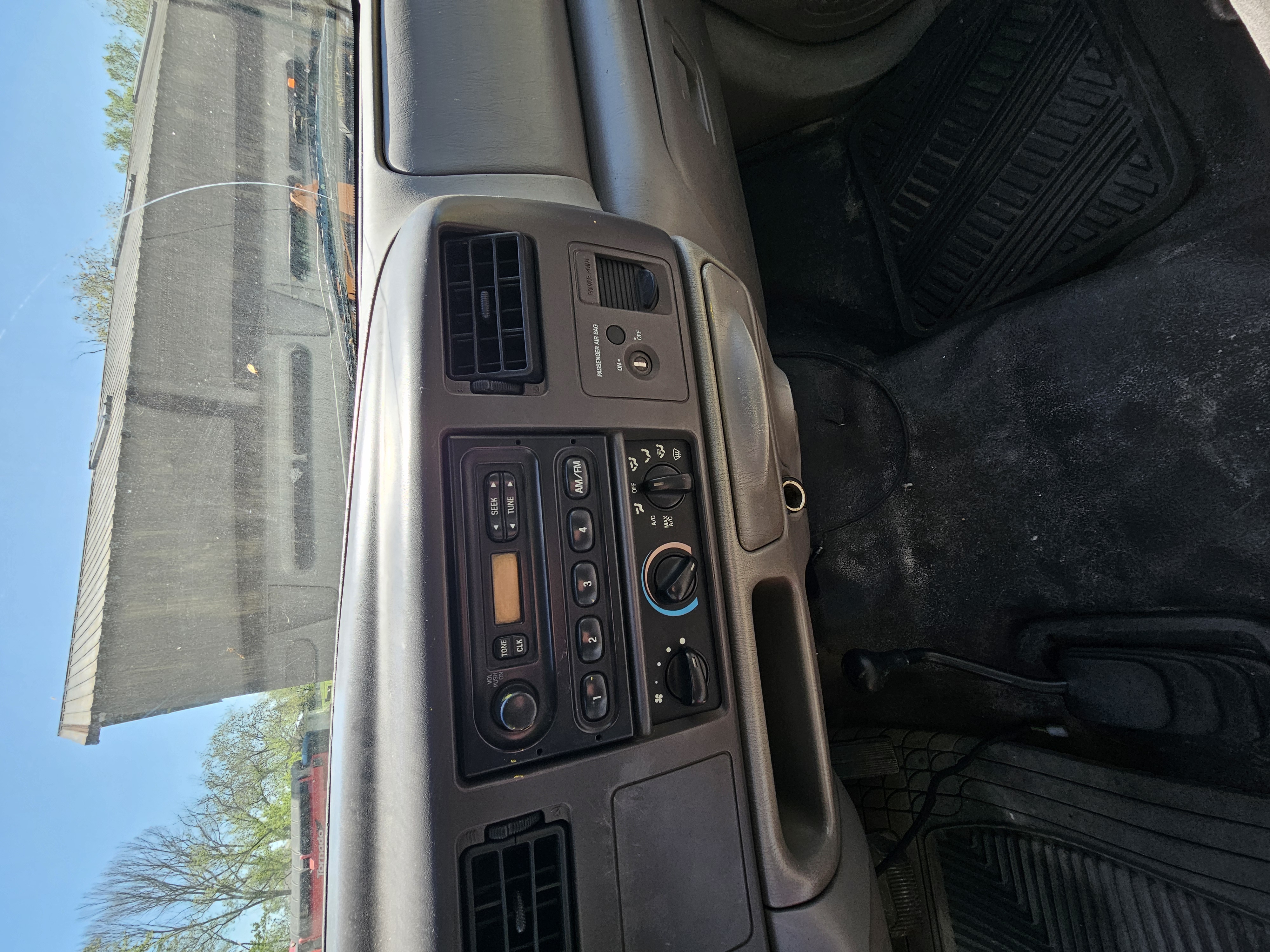 2001 FORD F350 Super Duty XL - Image 8