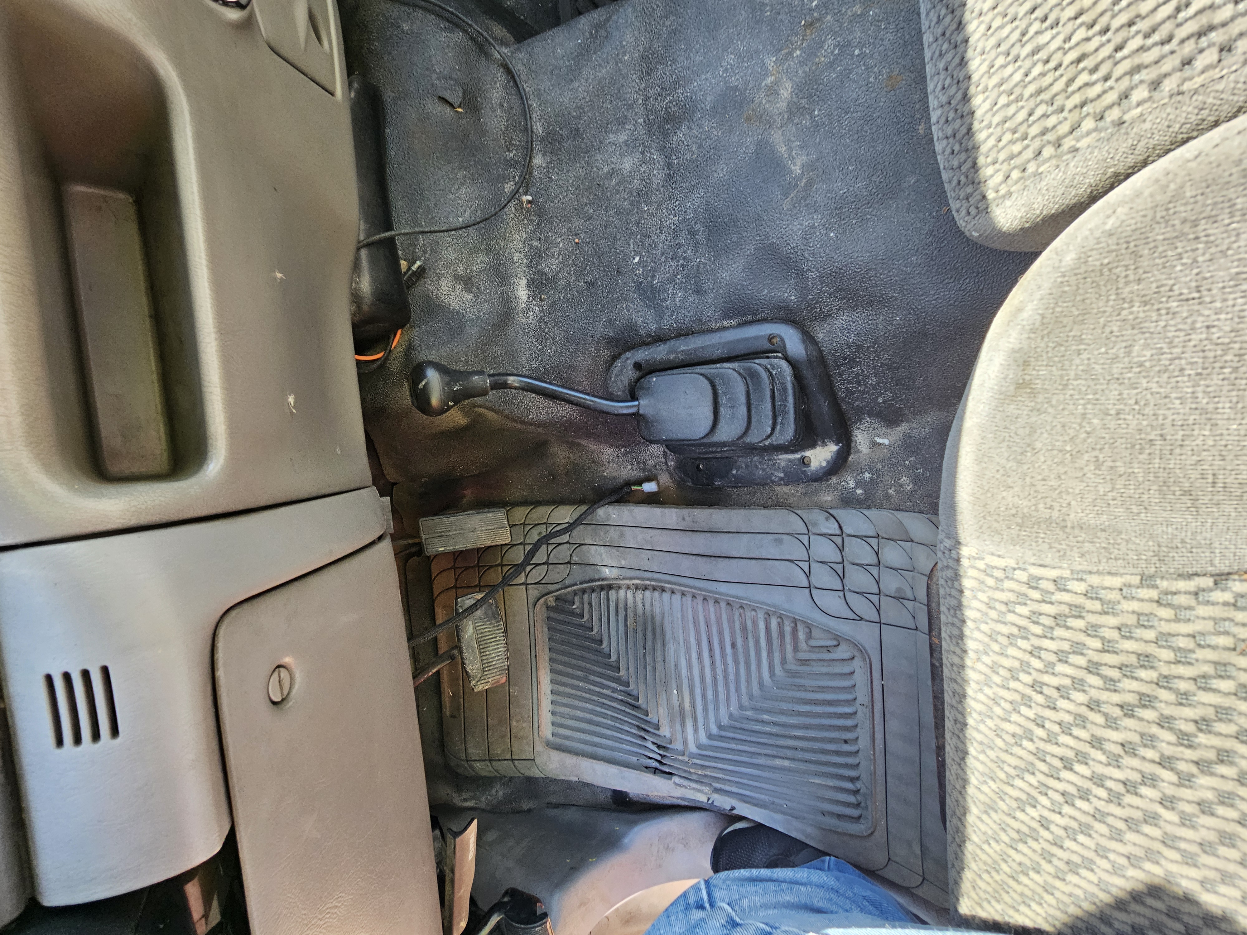 2001 FORD F350 Super Duty XL - view 9 of 18