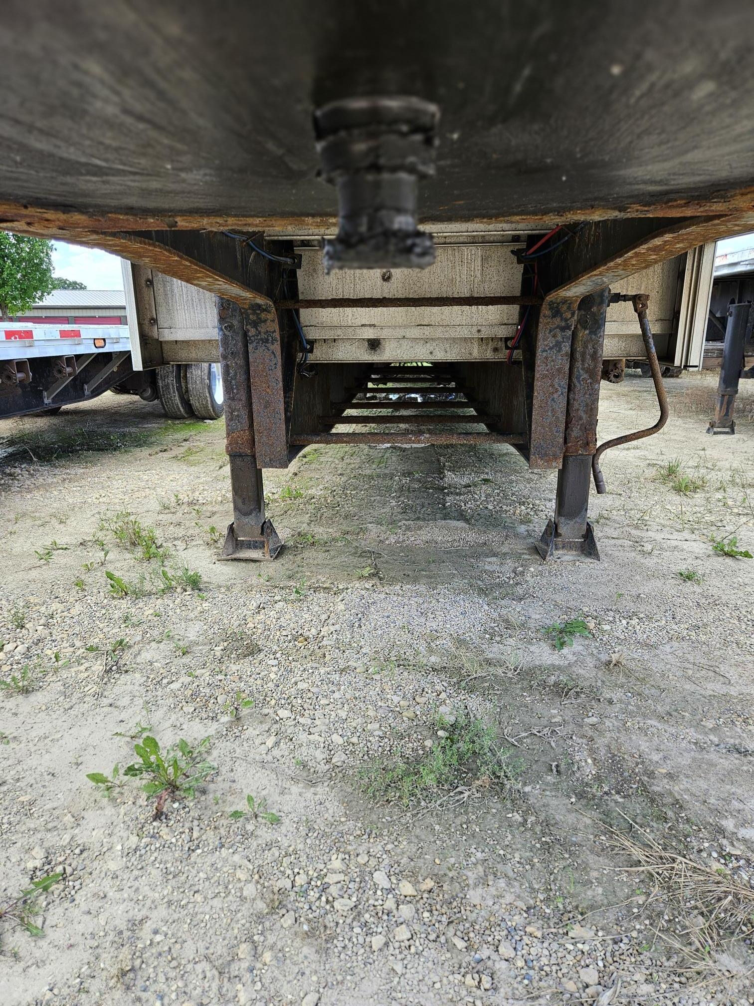 2011 DOONAN 53' - view 6 of 10