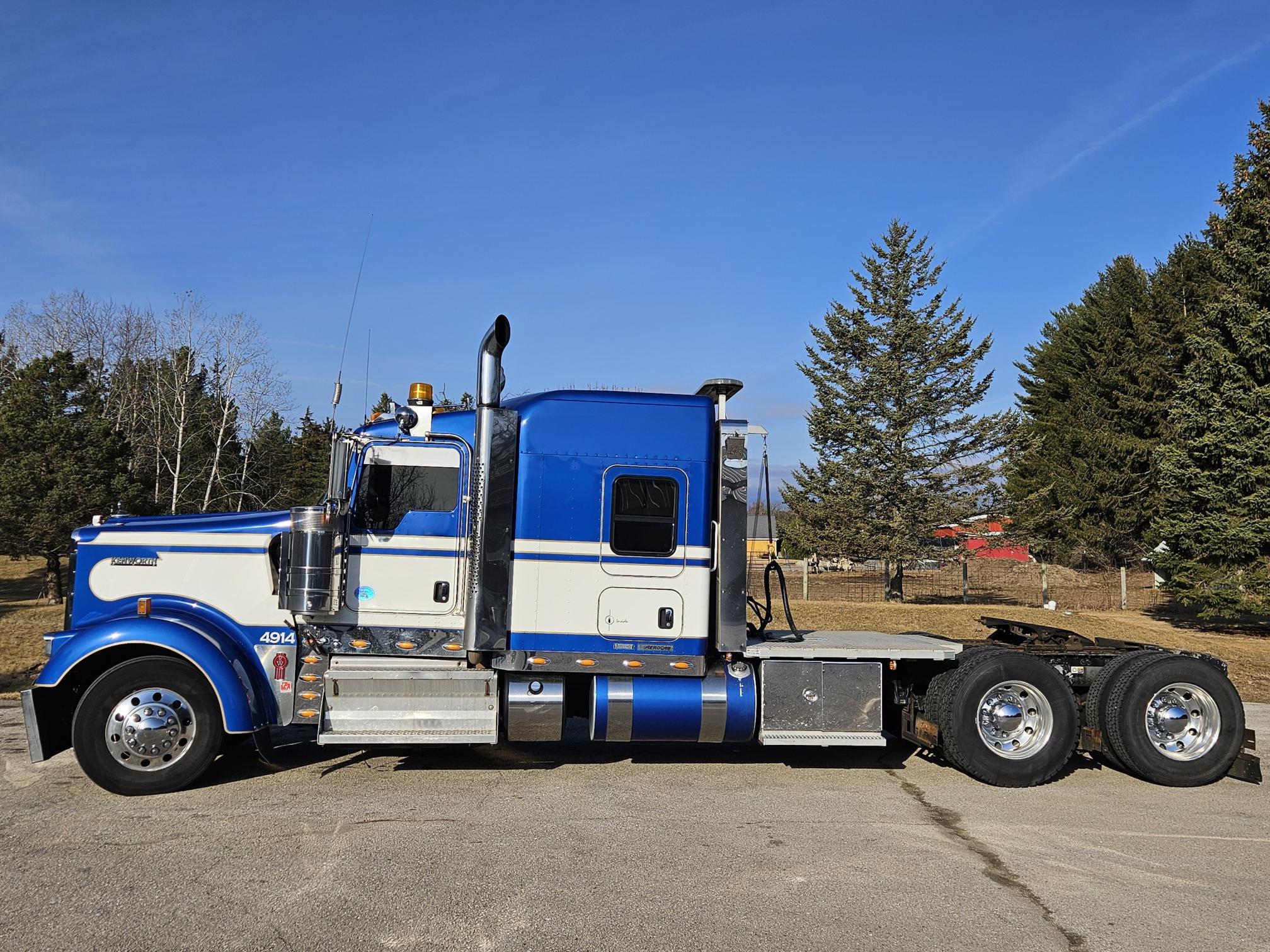2016 KENWORTH W900L