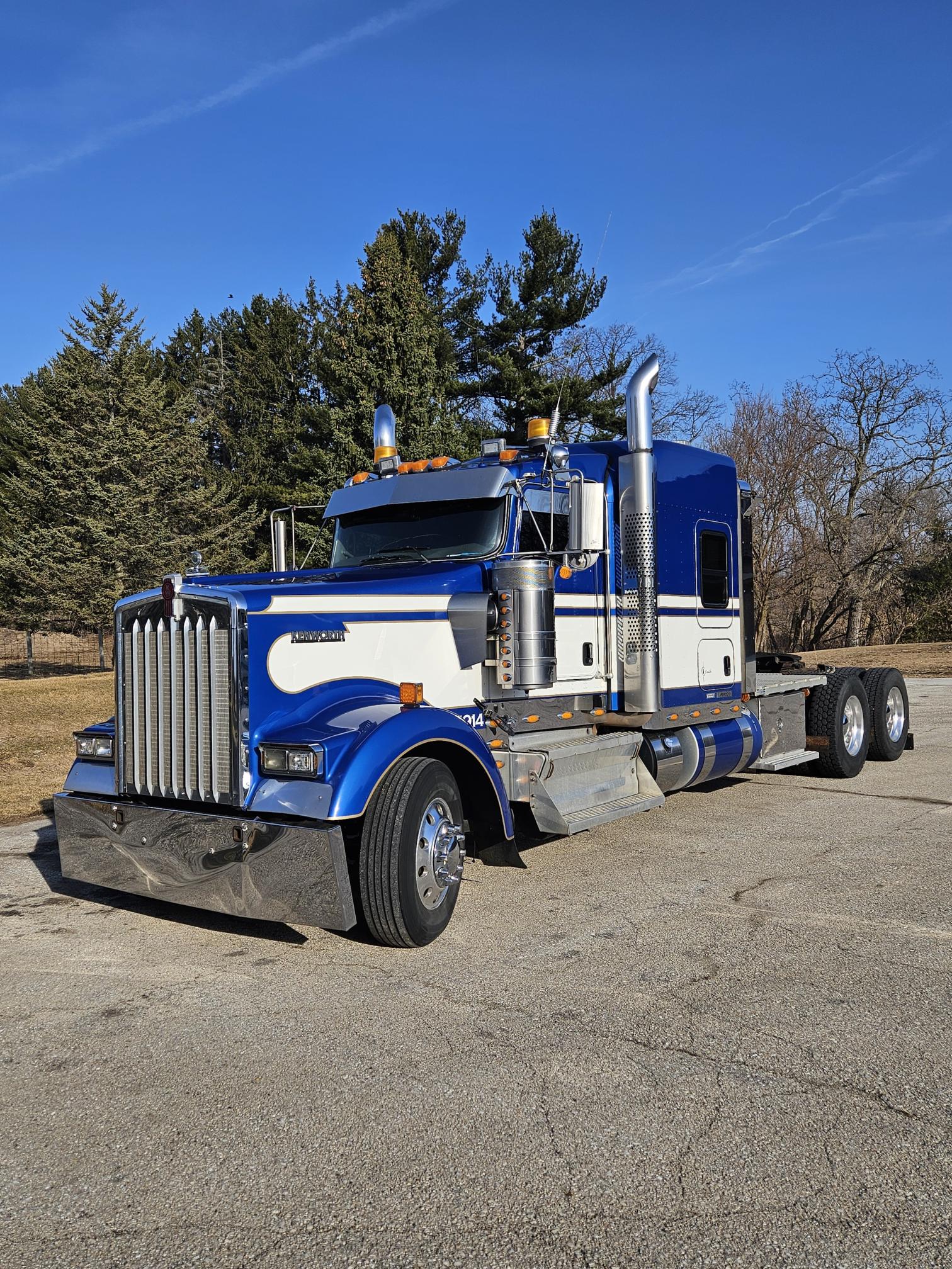 2016 KENWORTH W900L - Image 2