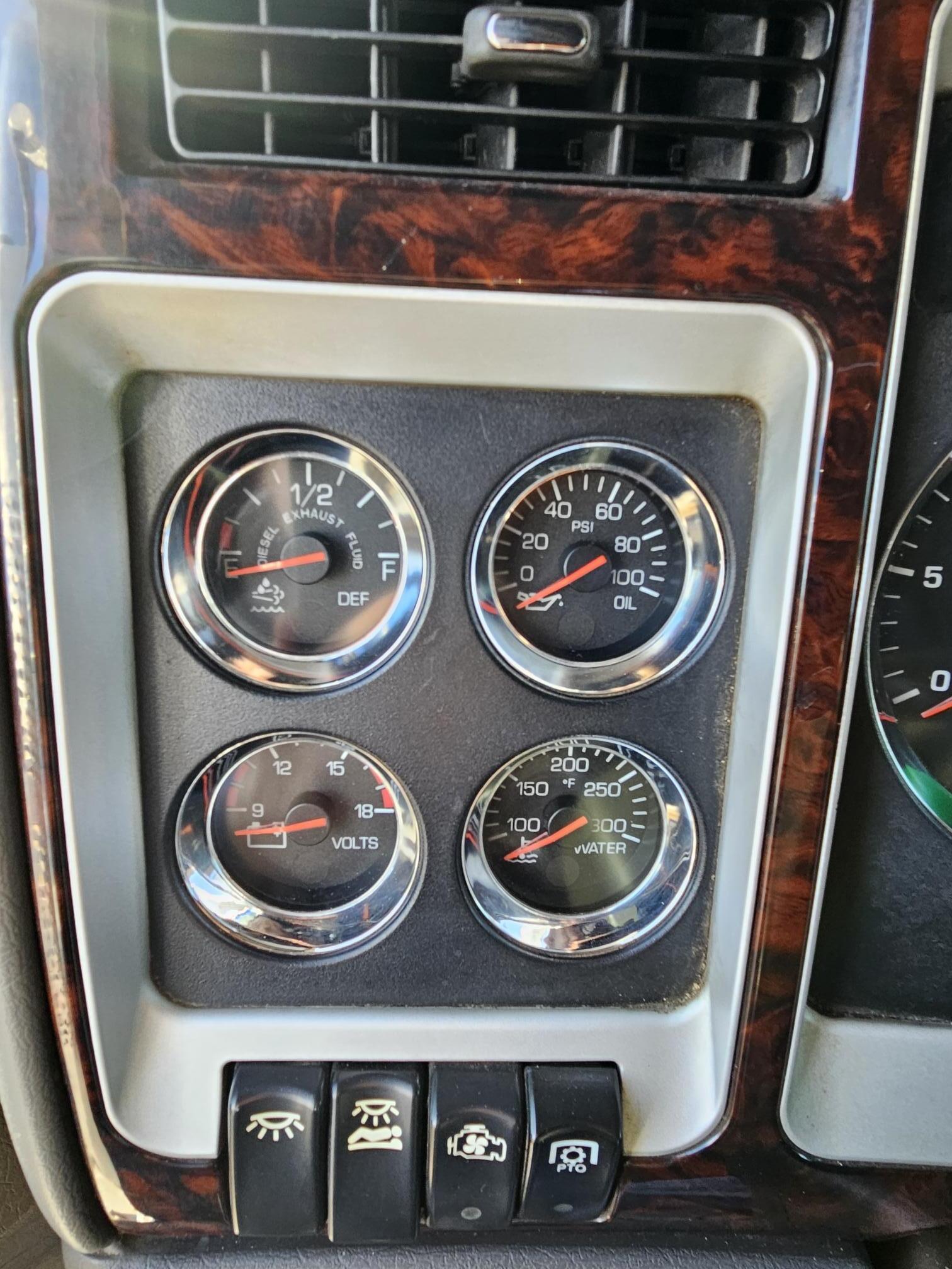 2016 KENWORTH W900L - Image 17