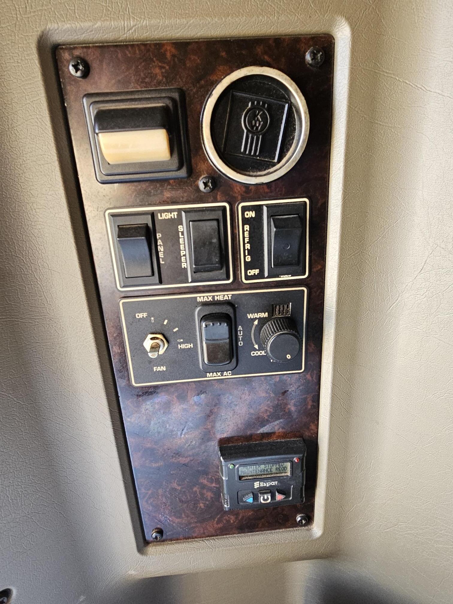 2016 KENWORTH W900L - Image 26