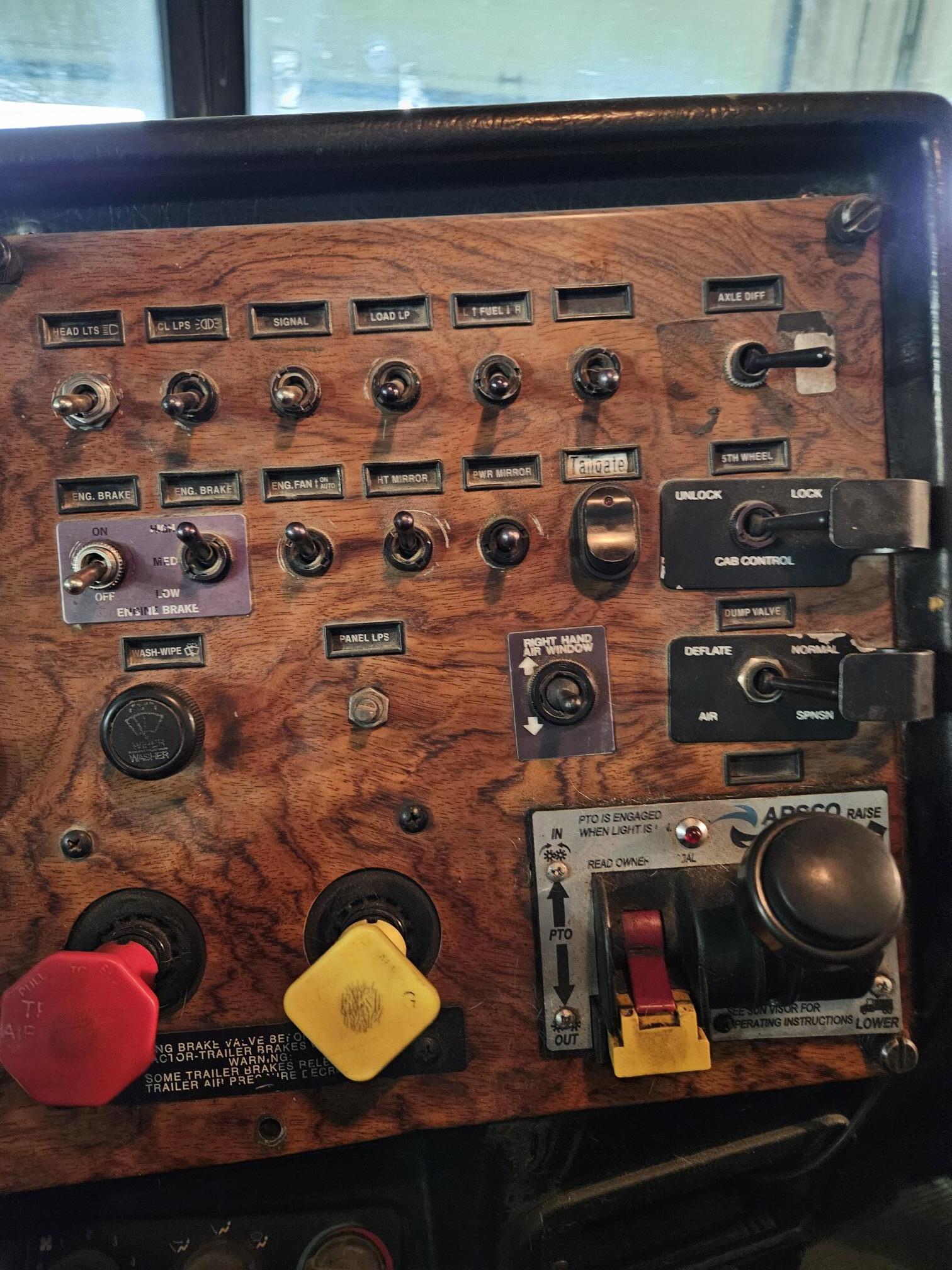 1999 PETERBILT 379 - Image 22