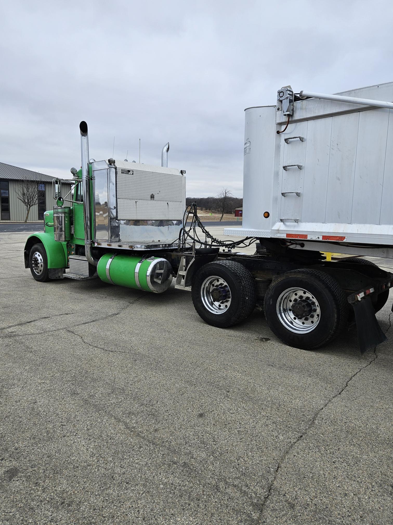 1999 PETERBILT 379 - view 2 of 24