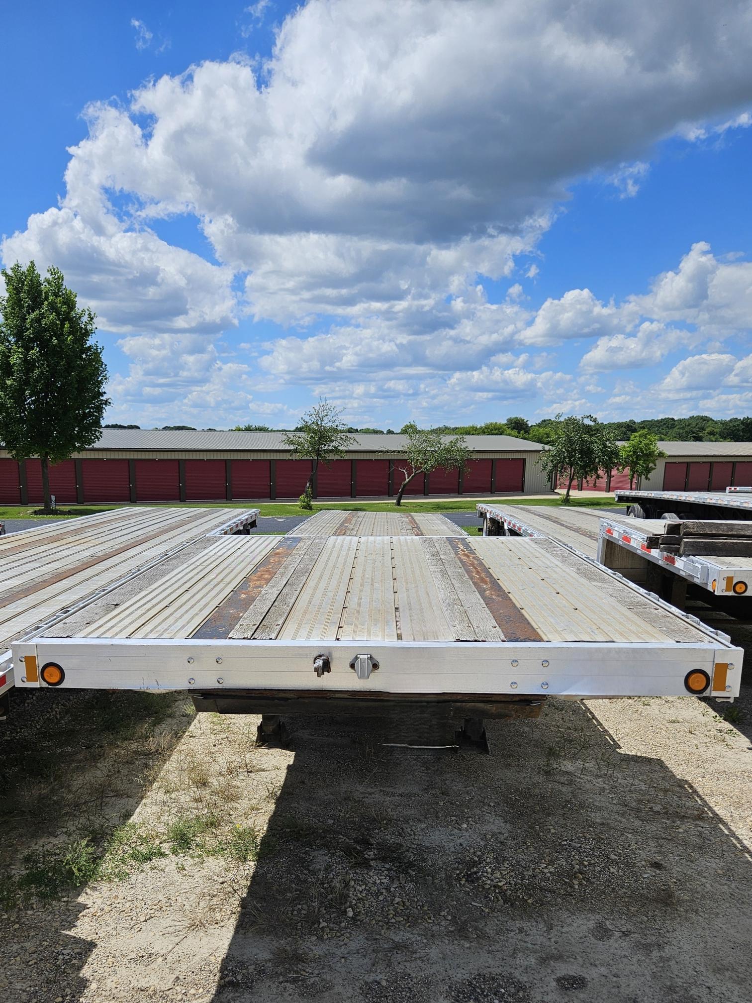 2011 DOONAN 53' - view 2 of 11