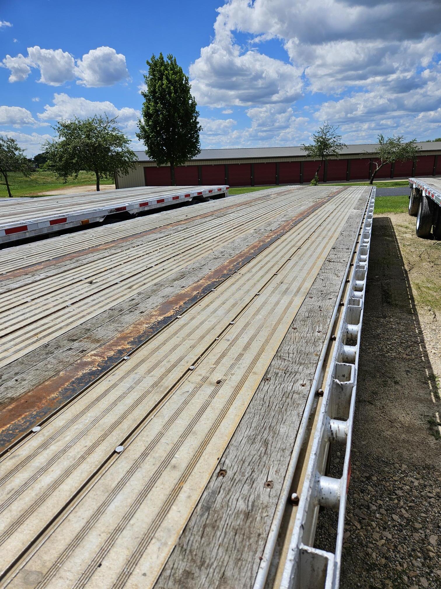 2011 DOONAN 53' - Image 3