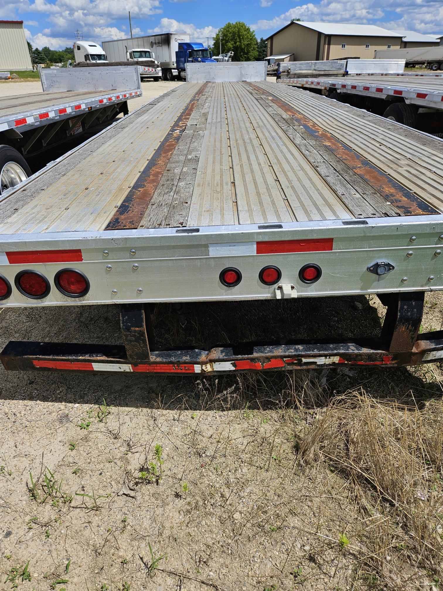 2011 DOONAN 53' - view 5 of 11