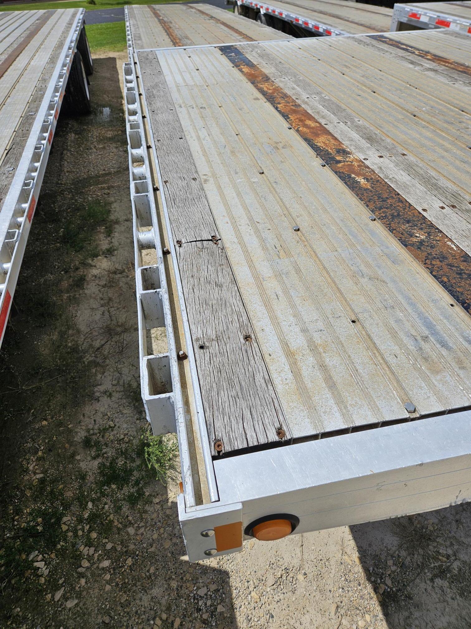 2011 DOONAN 53' - view 6 of 11