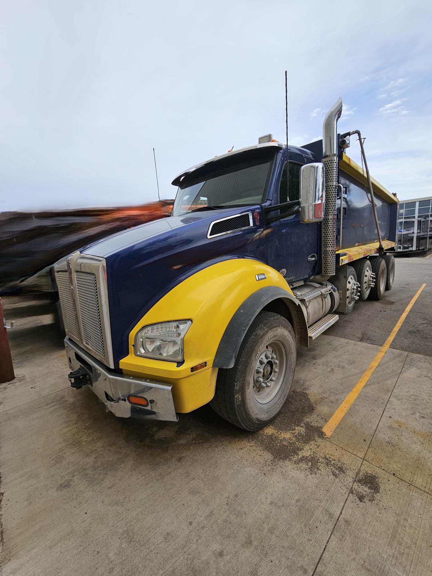 2019 KENWORTH T880 - Image 2