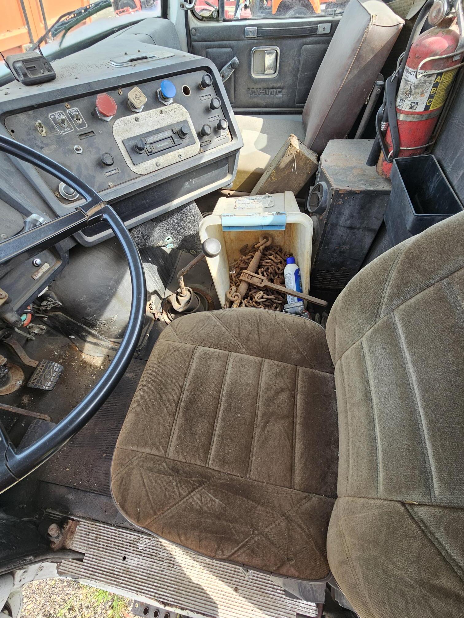 1985 WHITE/GMC 13932 - Image 12