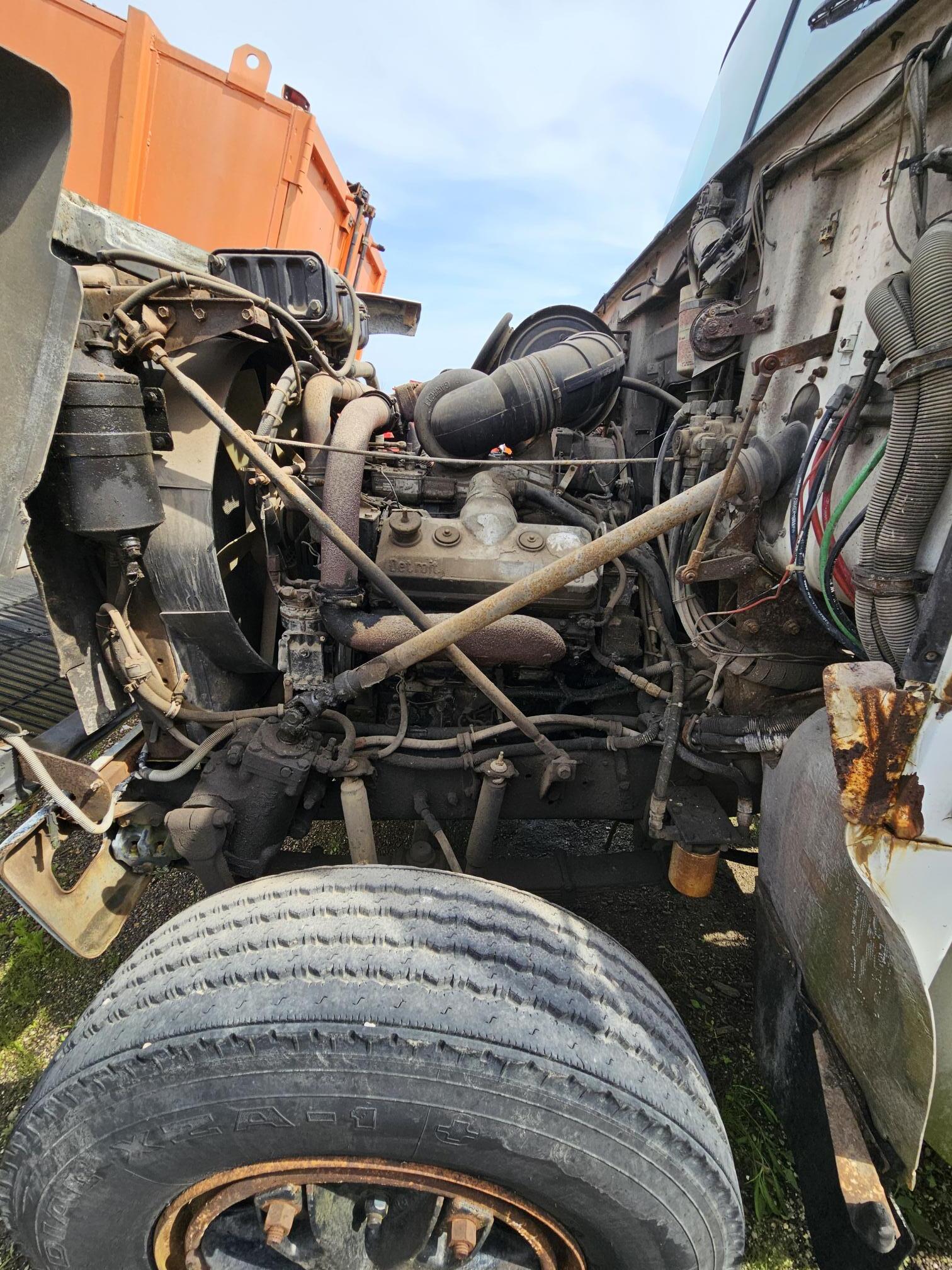 1985 WHITE/GMC 13932 - Image 17