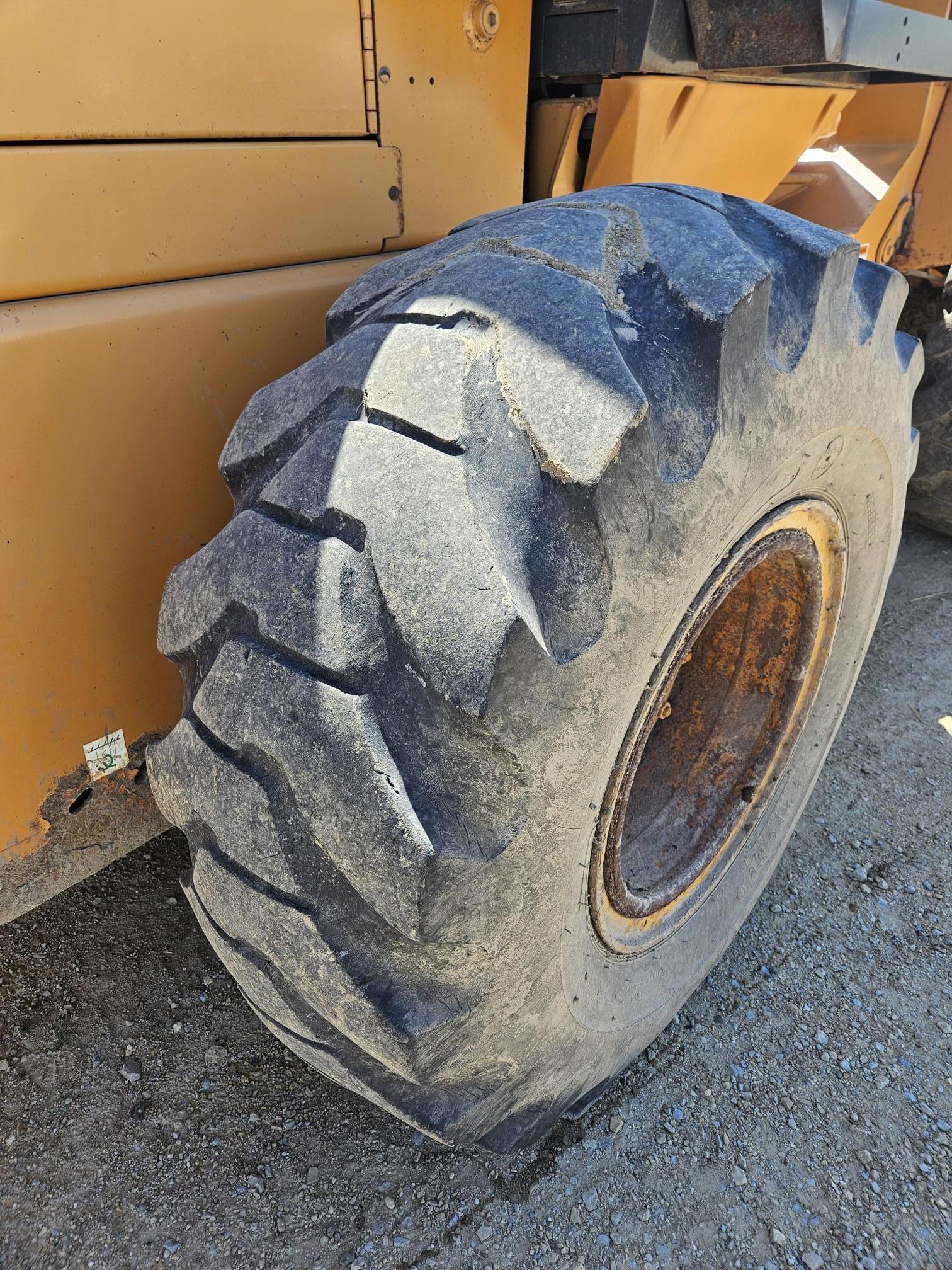 2000 CASE 621C - Image 11