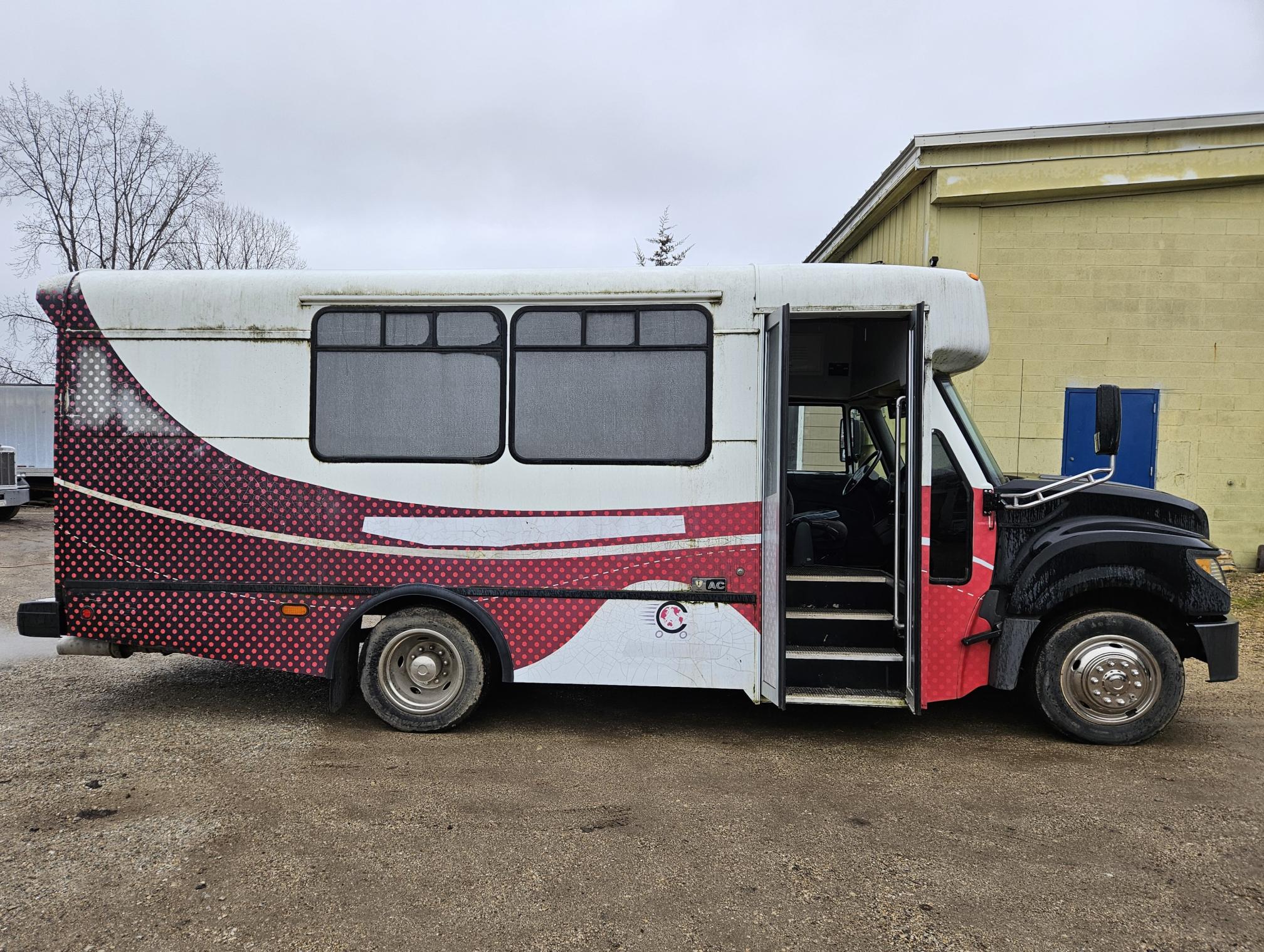 2012 INTERNATIONAL IC Bus - view 2 of 21