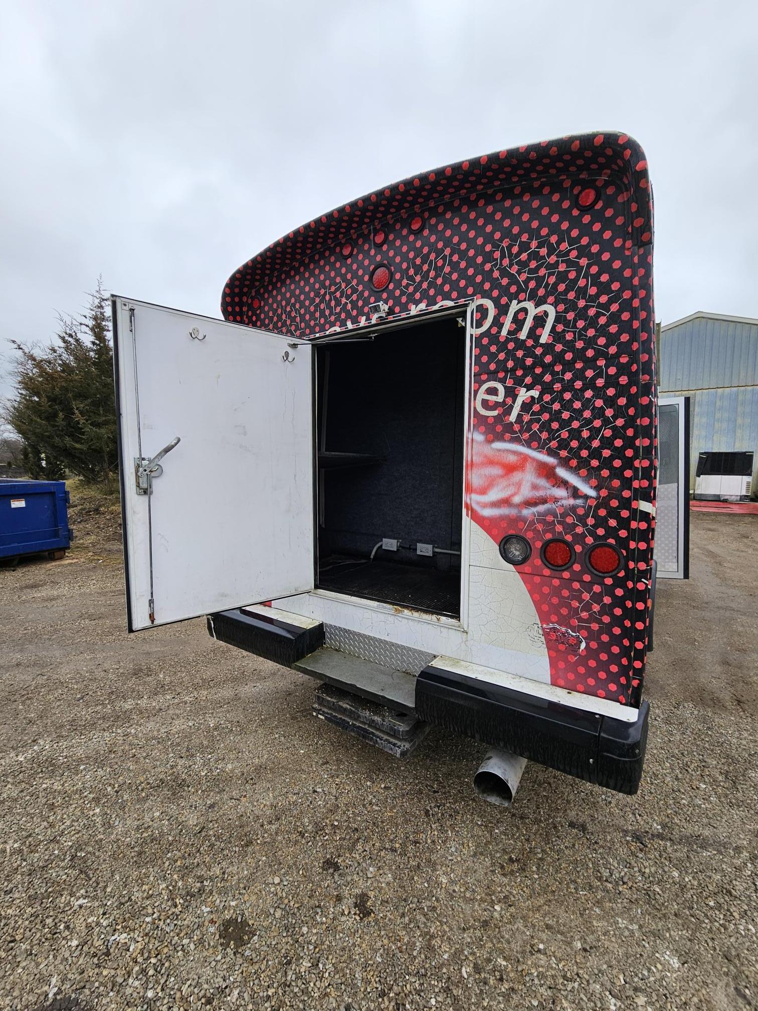 2012 INTERNATIONAL IC Bus - Image 19