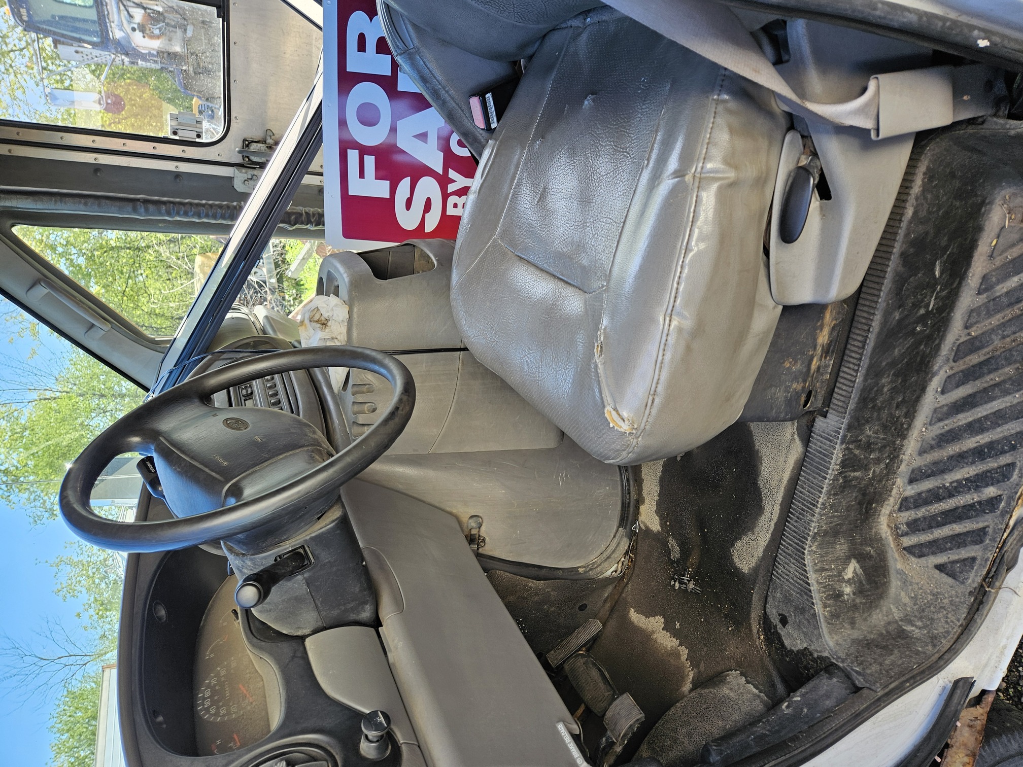 2001 FORD E350 - Image 7