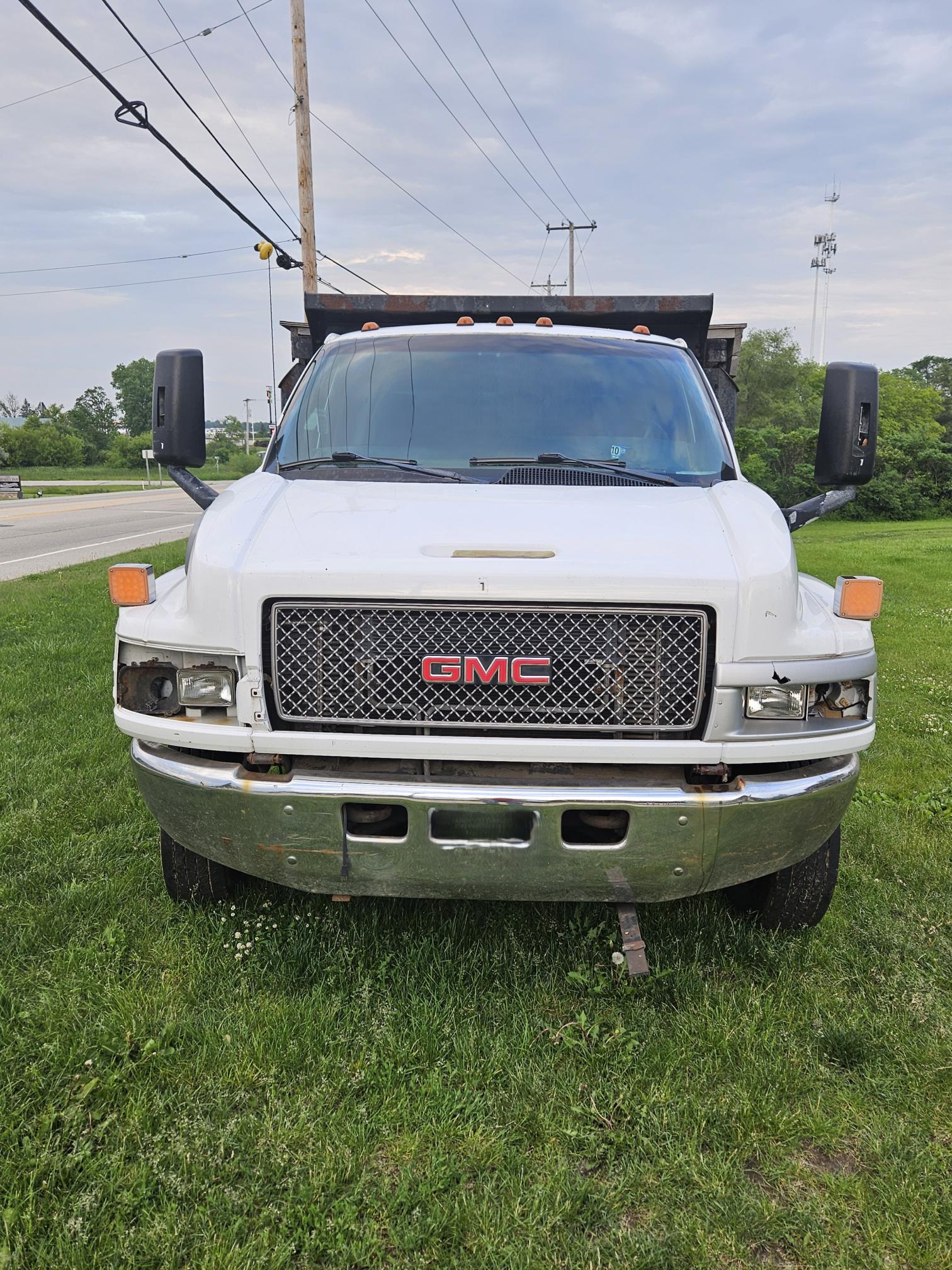 2003 GMC C4500 - Image 2