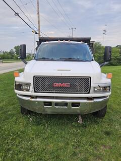 2003 GMC C4500 - Image 2