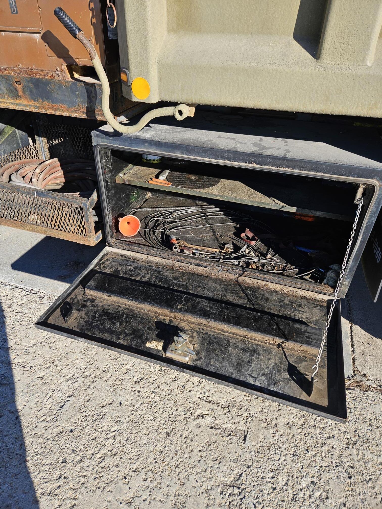 2002 CHEVROLET C 7500 - view 9 of 20