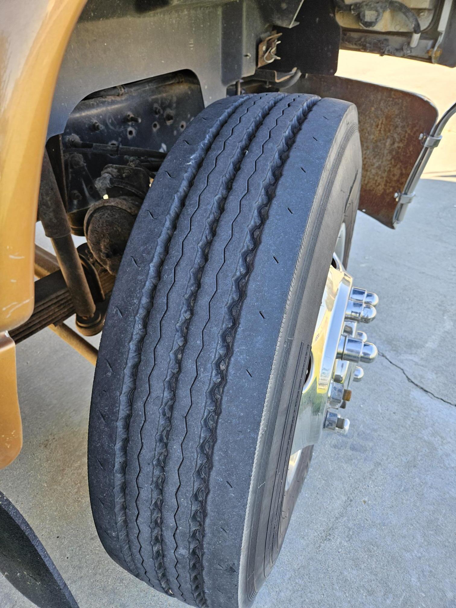 2002 CHEVROLET C 7500 - view 13 of 20