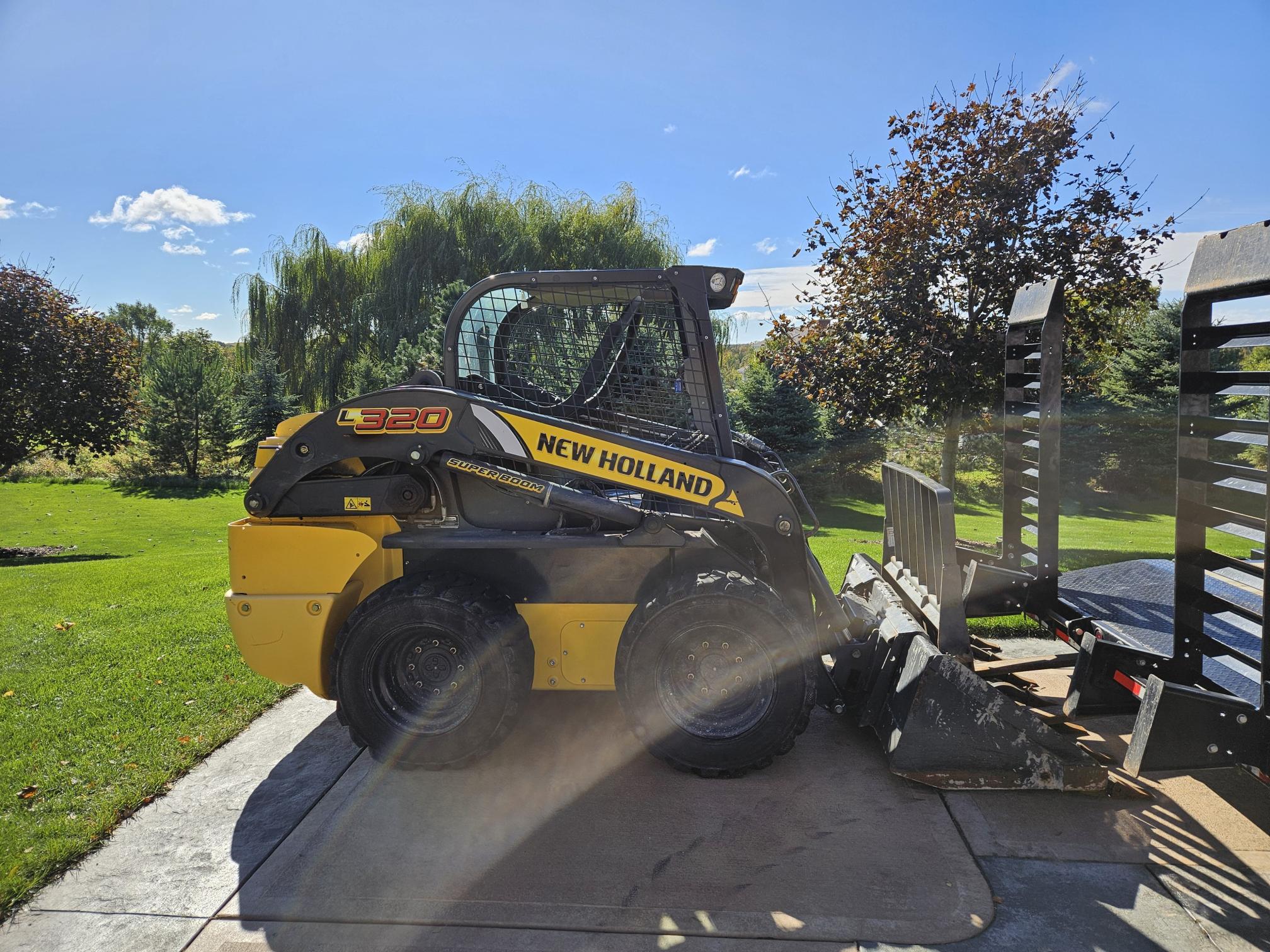 2021 NEW HOLLAND L320 - view 2 of 20