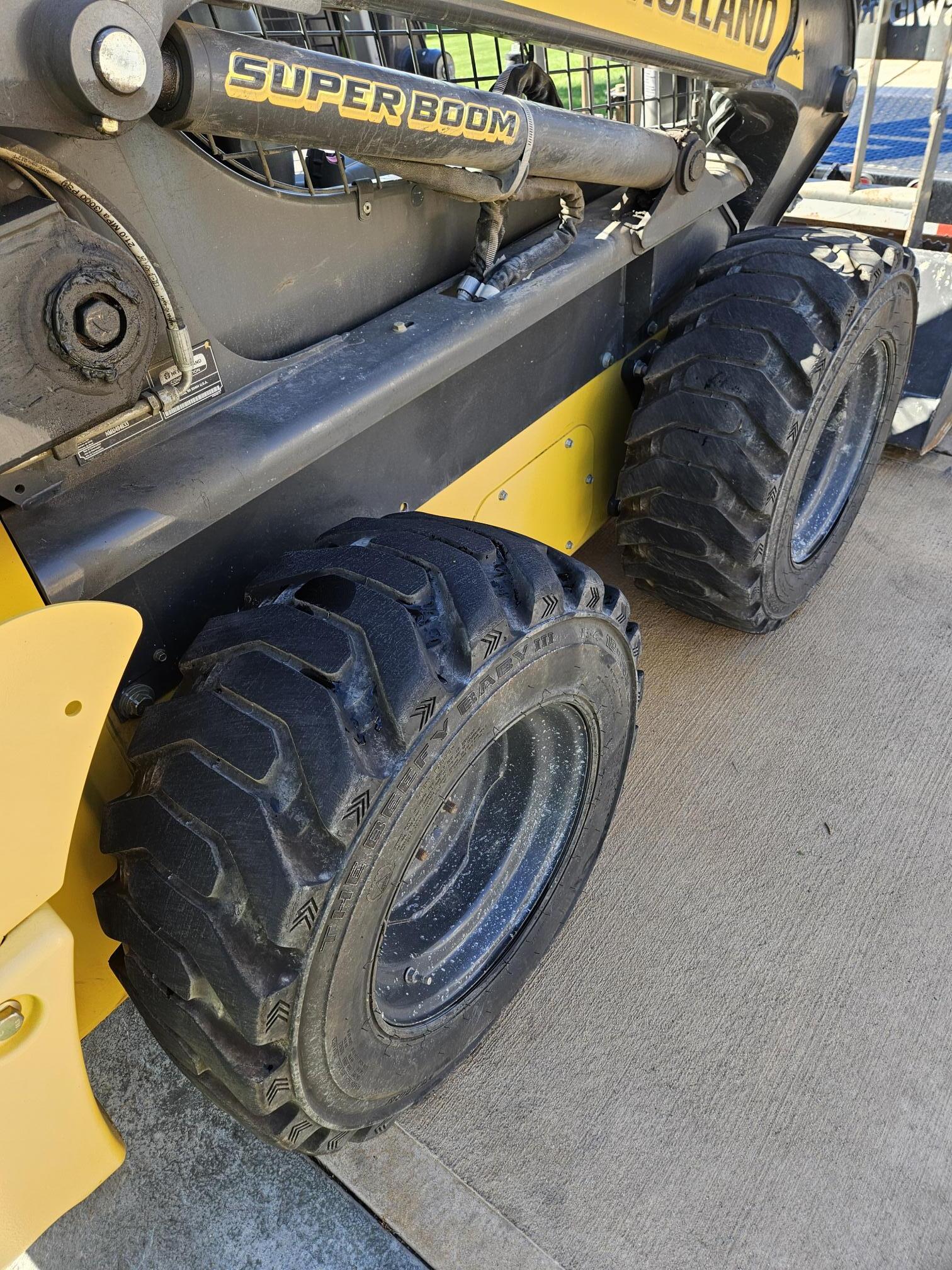 2021 NEW HOLLAND L320 - view 8 of 20