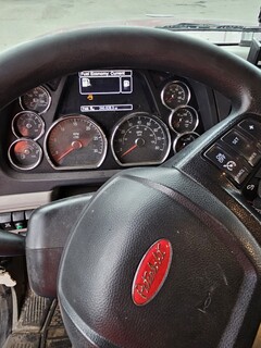 2020 PETERBILT 567 - Image 24