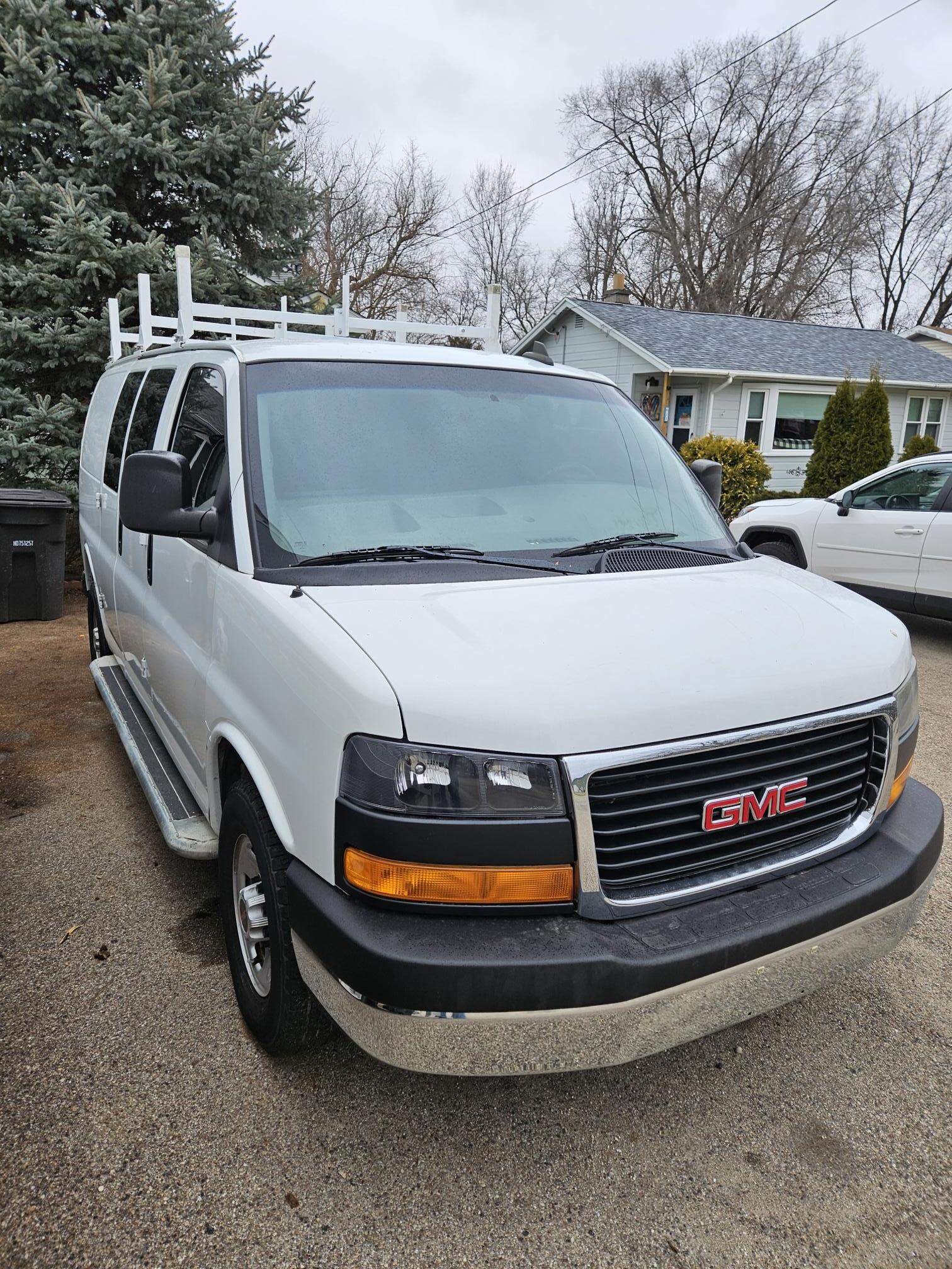 2020 GMC 2500 SAVANA CARGO VAN - Image 4