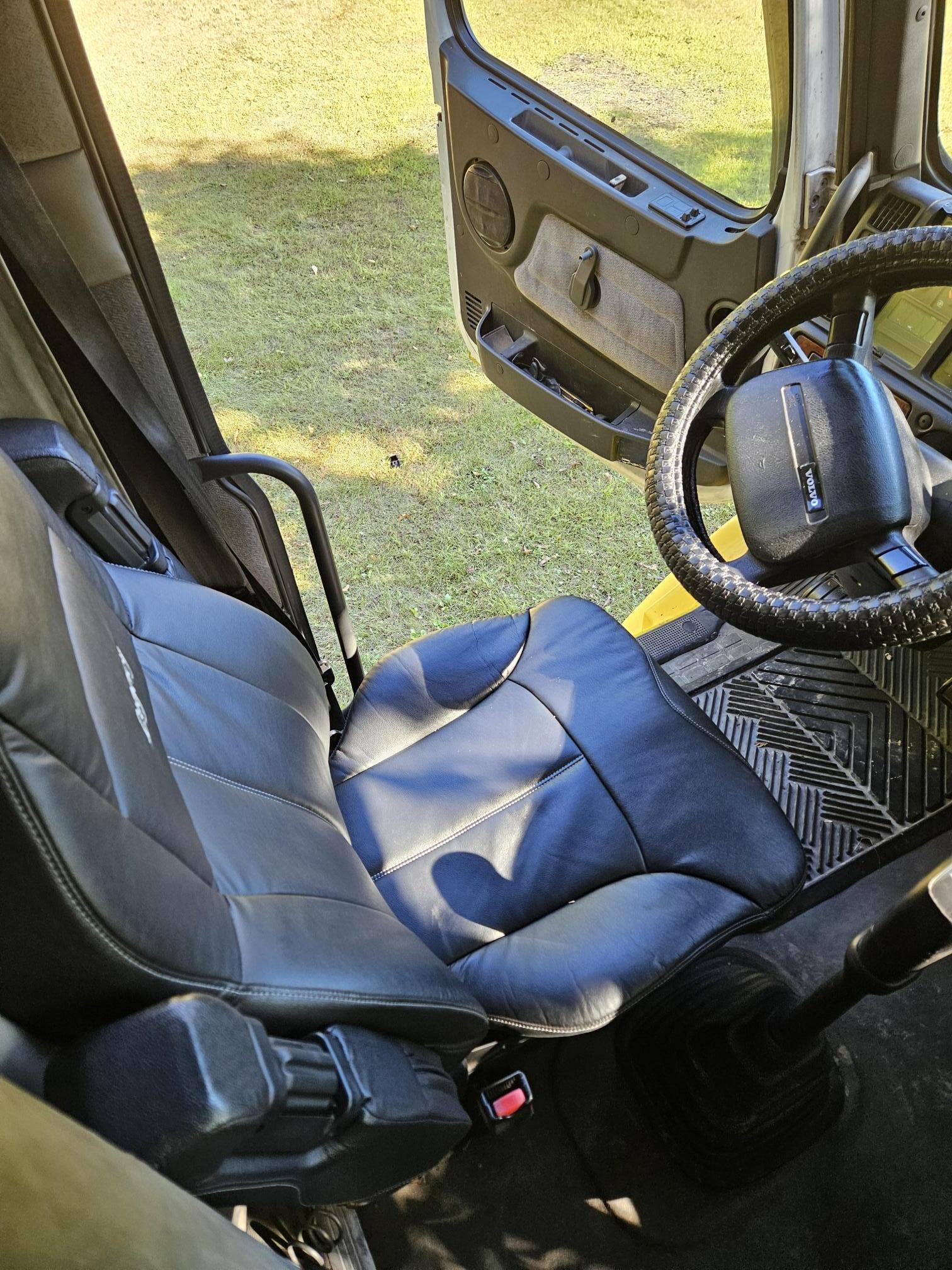 2000 VOLVO VNL 660 - view 17 of 18