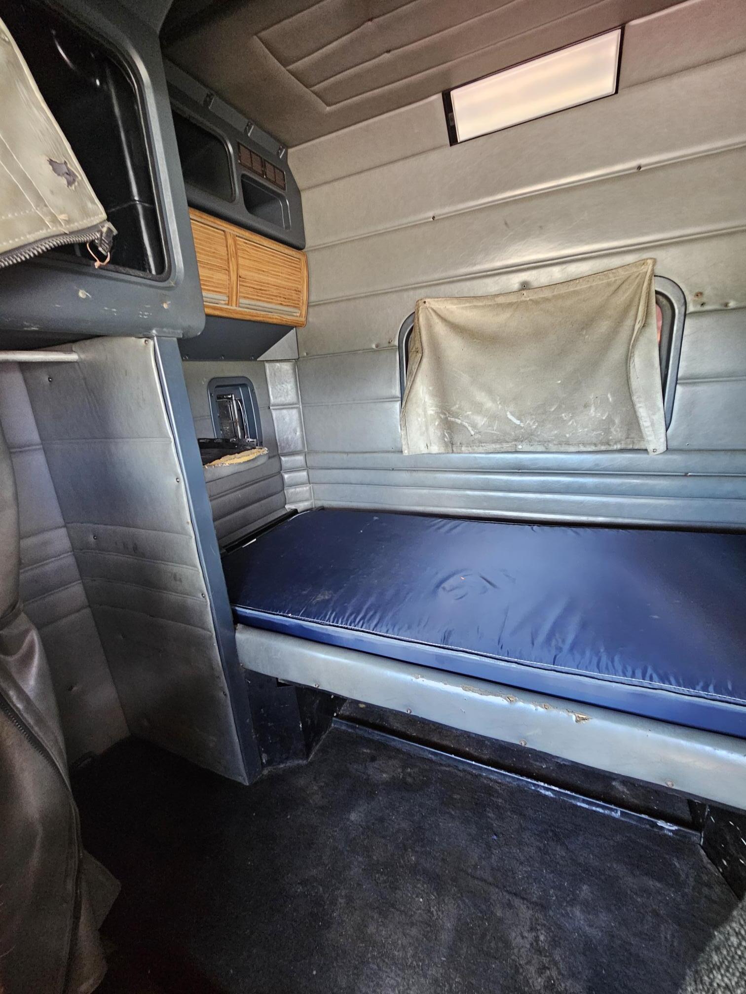 1998 PETERBILT 379 - view 19 of 20